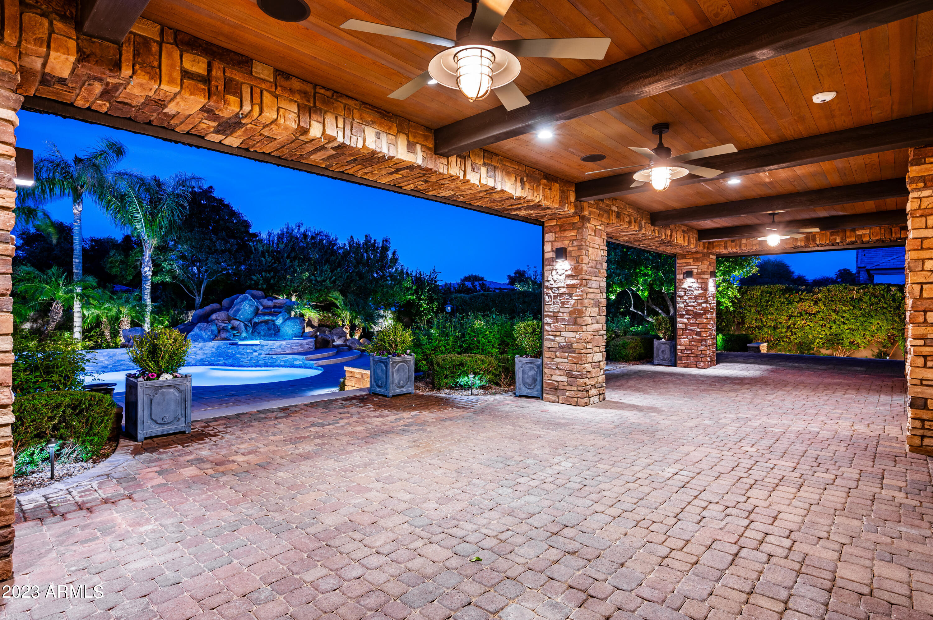 2026 E AVENIDA DEL VALLE Court