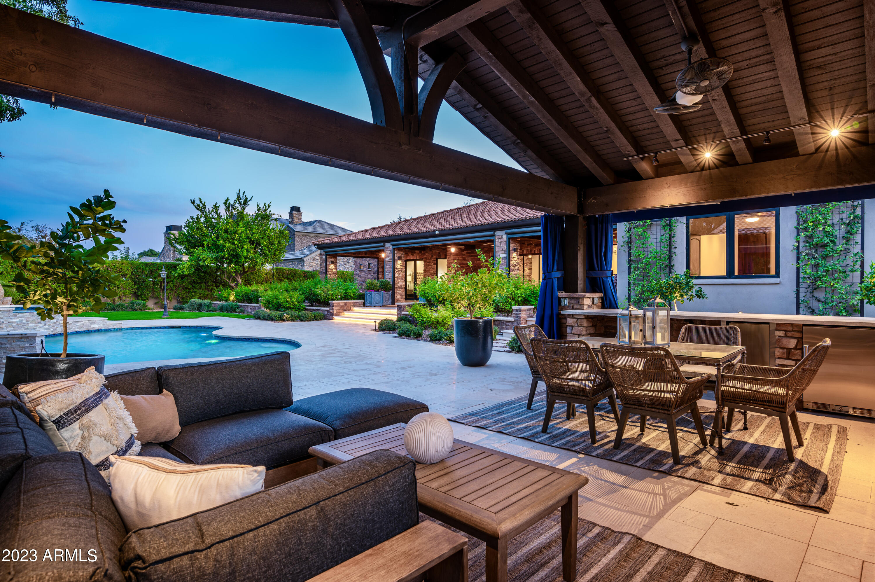 2026 E AVENIDA DEL VALLE Court