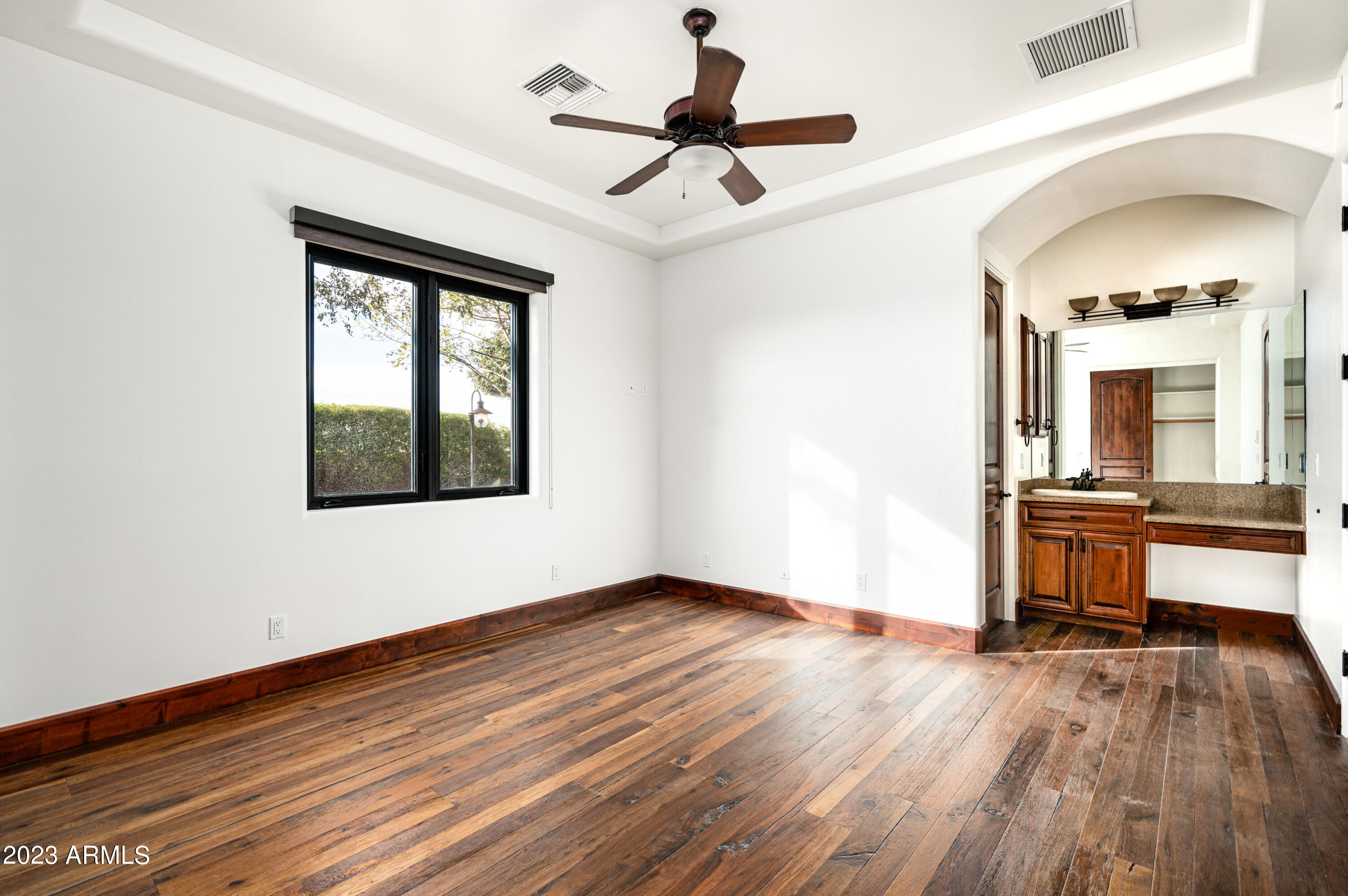 2026 E AVENIDA DEL VALLE Court