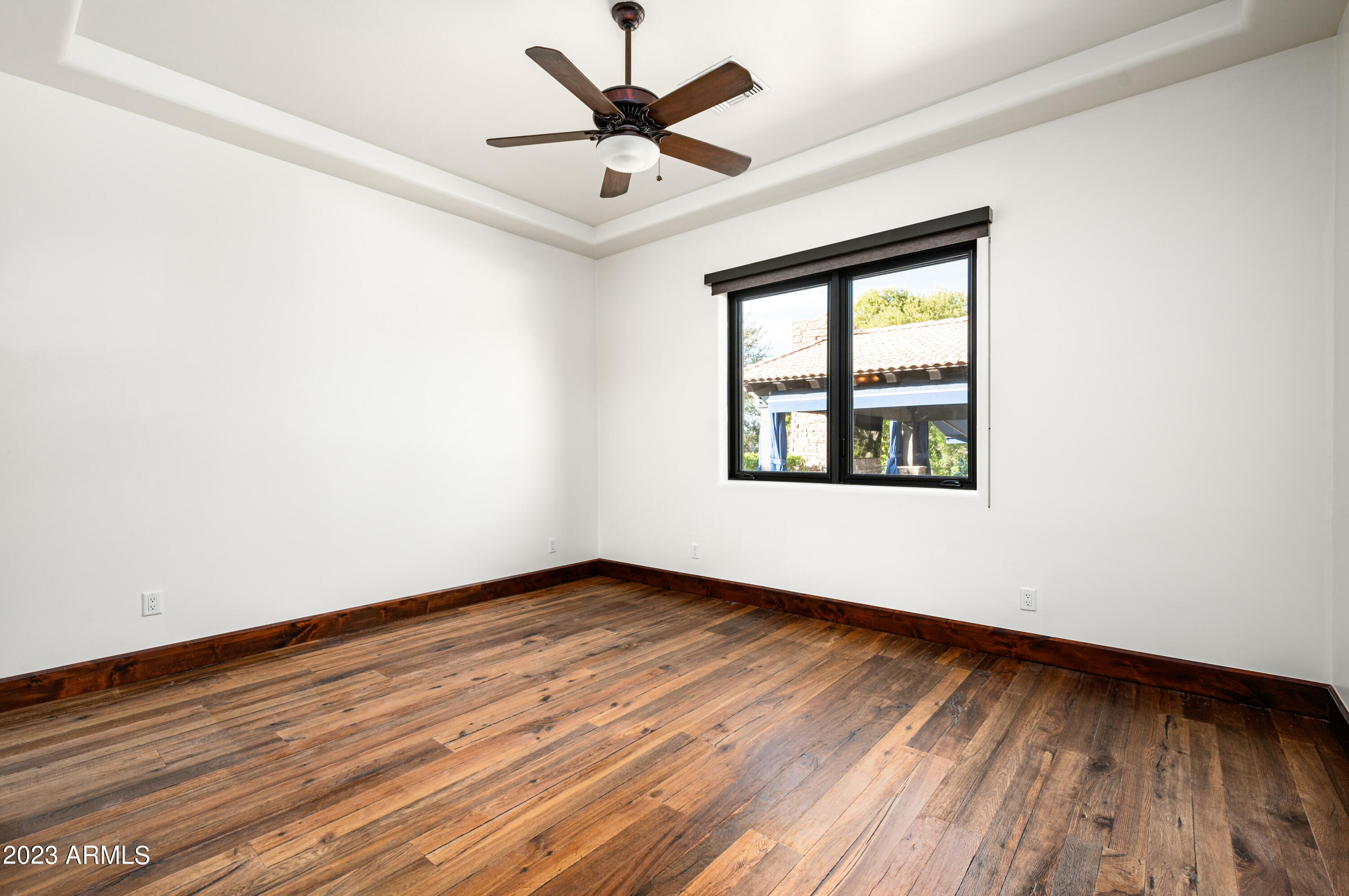 2026 E AVENIDA DEL VALLE Court