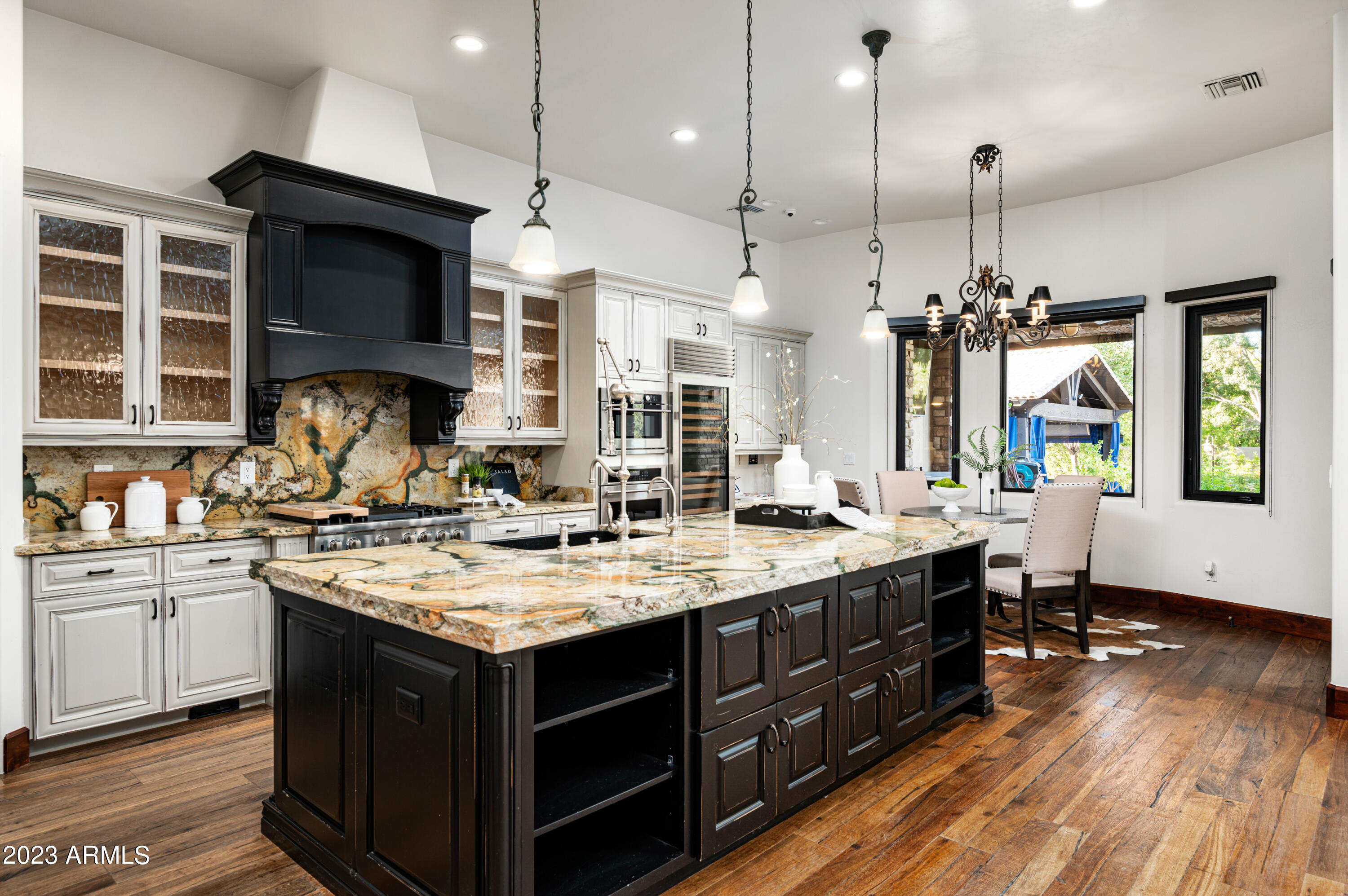 2026 E AVENIDA DEL VALLE Court