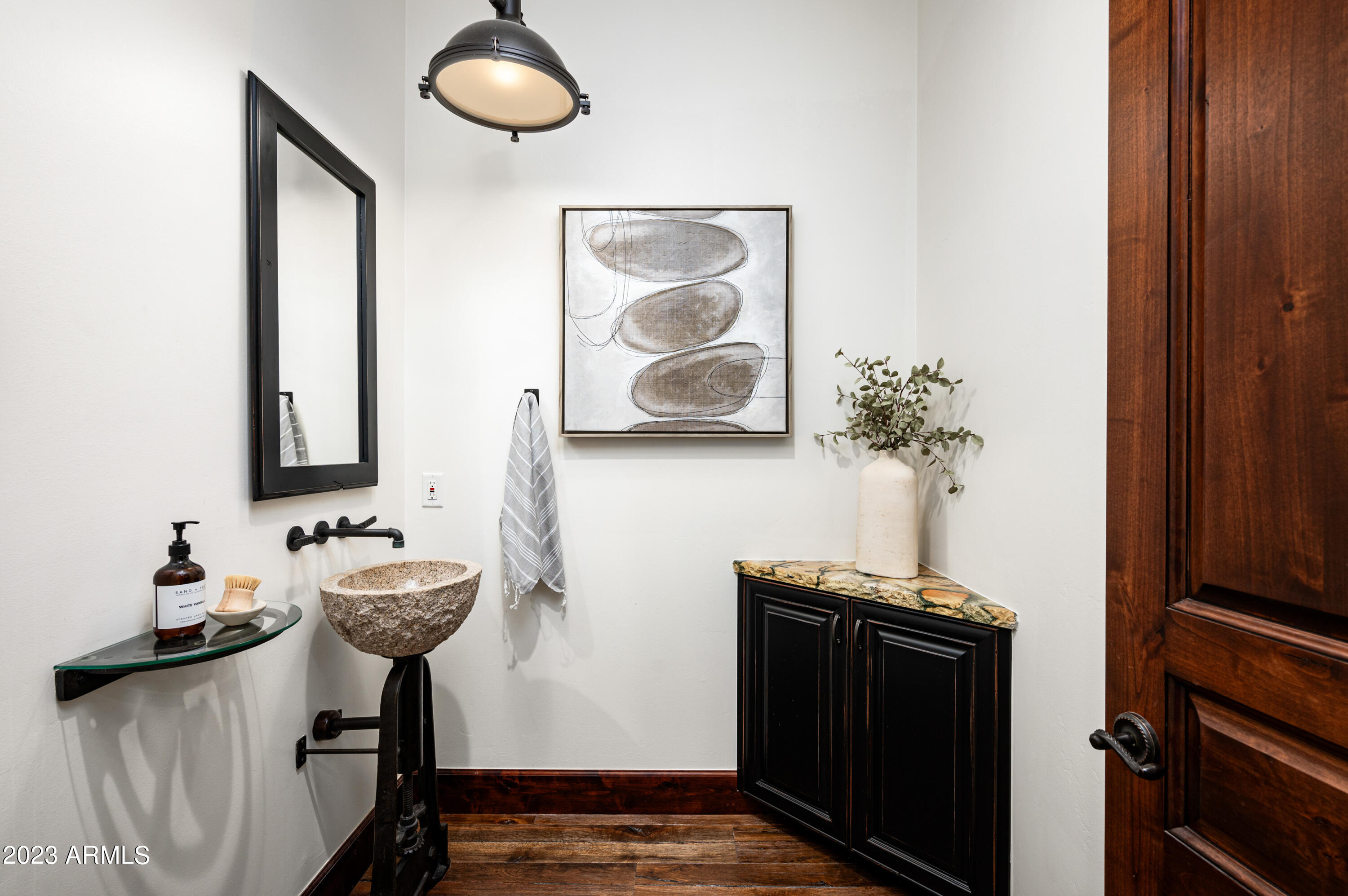 2026 E AVENIDA DEL VALLE Court