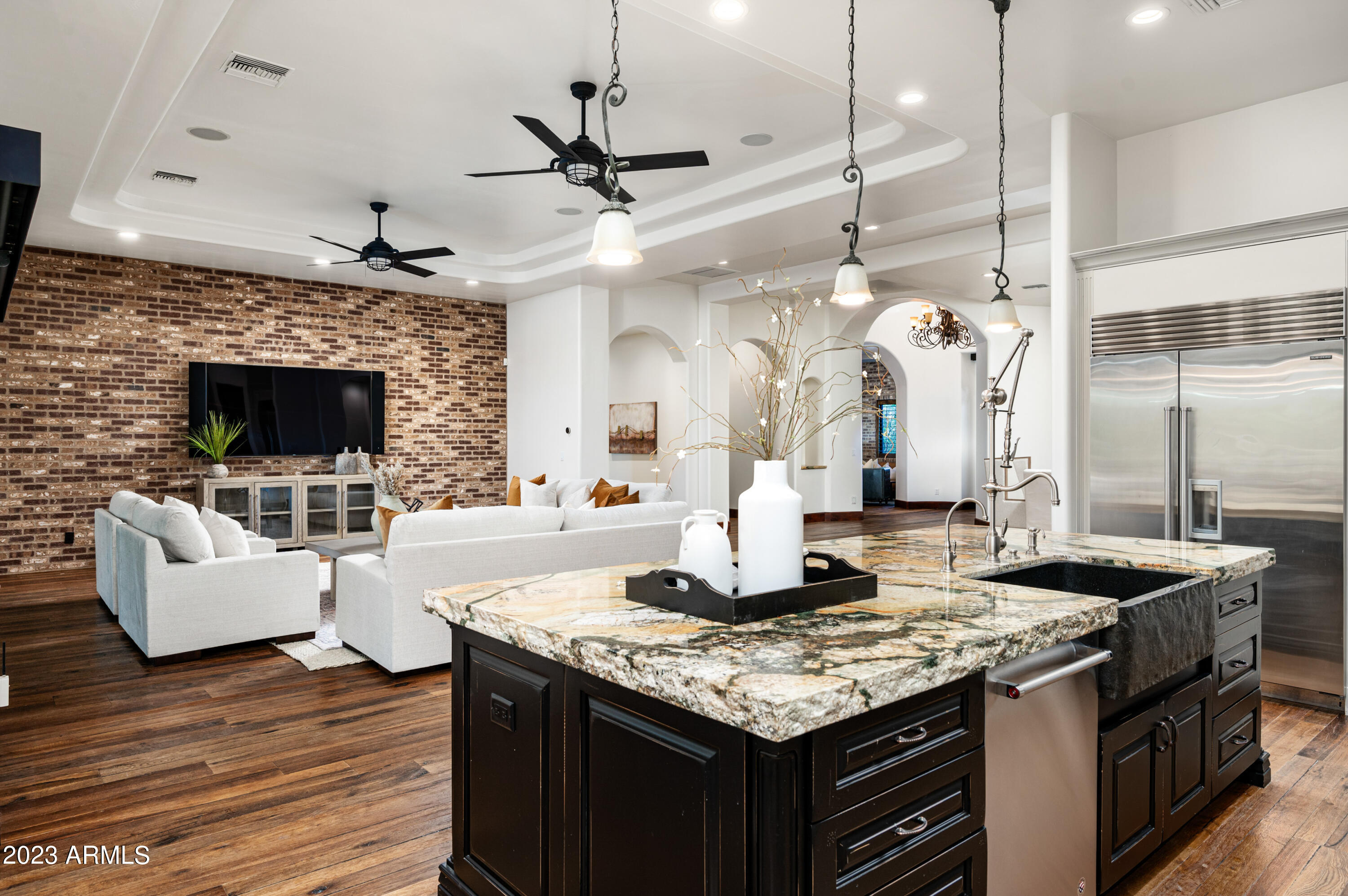 2026 E AVENIDA DEL VALLE Court