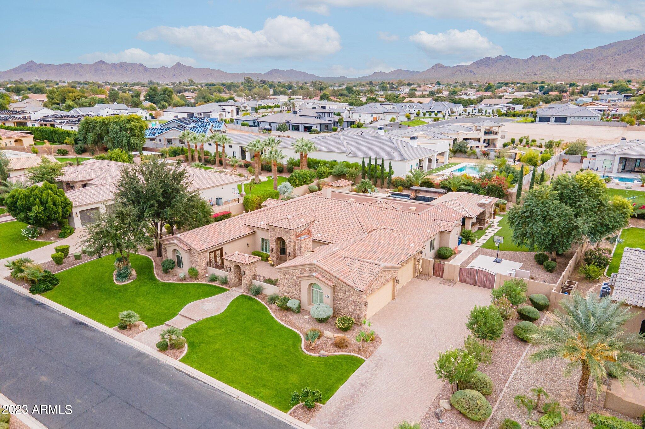3881 E Bellerive Drive