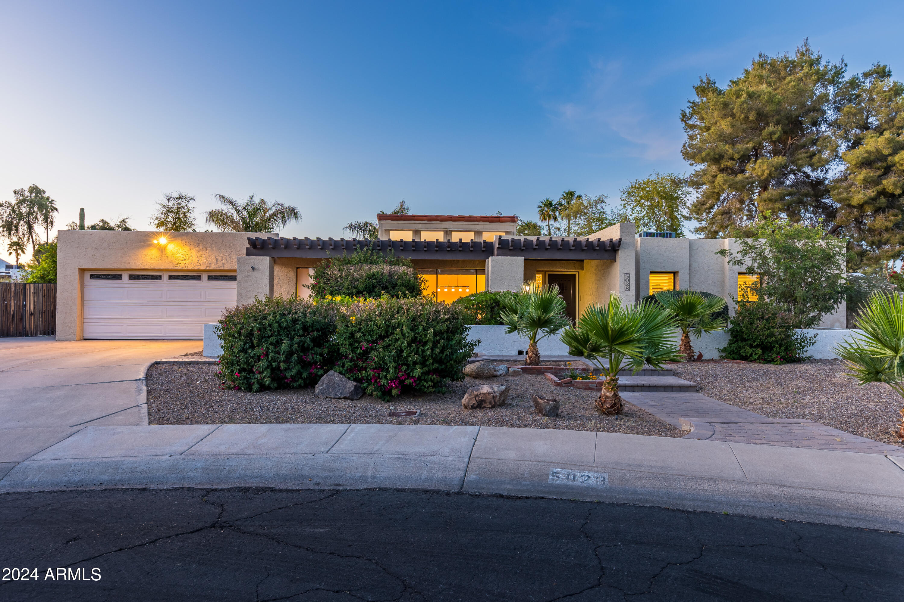 5028 E Sheena Drive