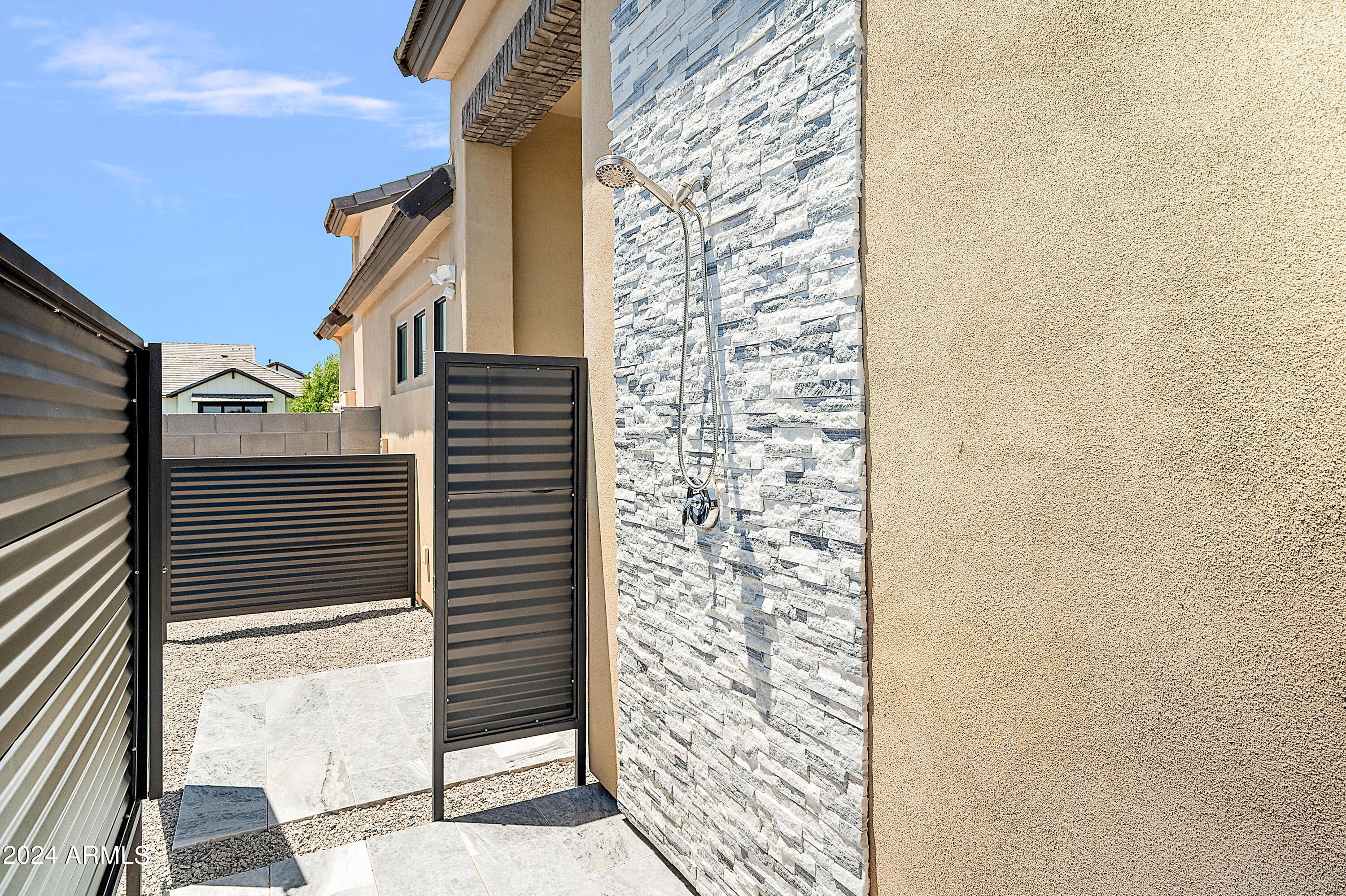 2748 E HUMMINGBIRD Way