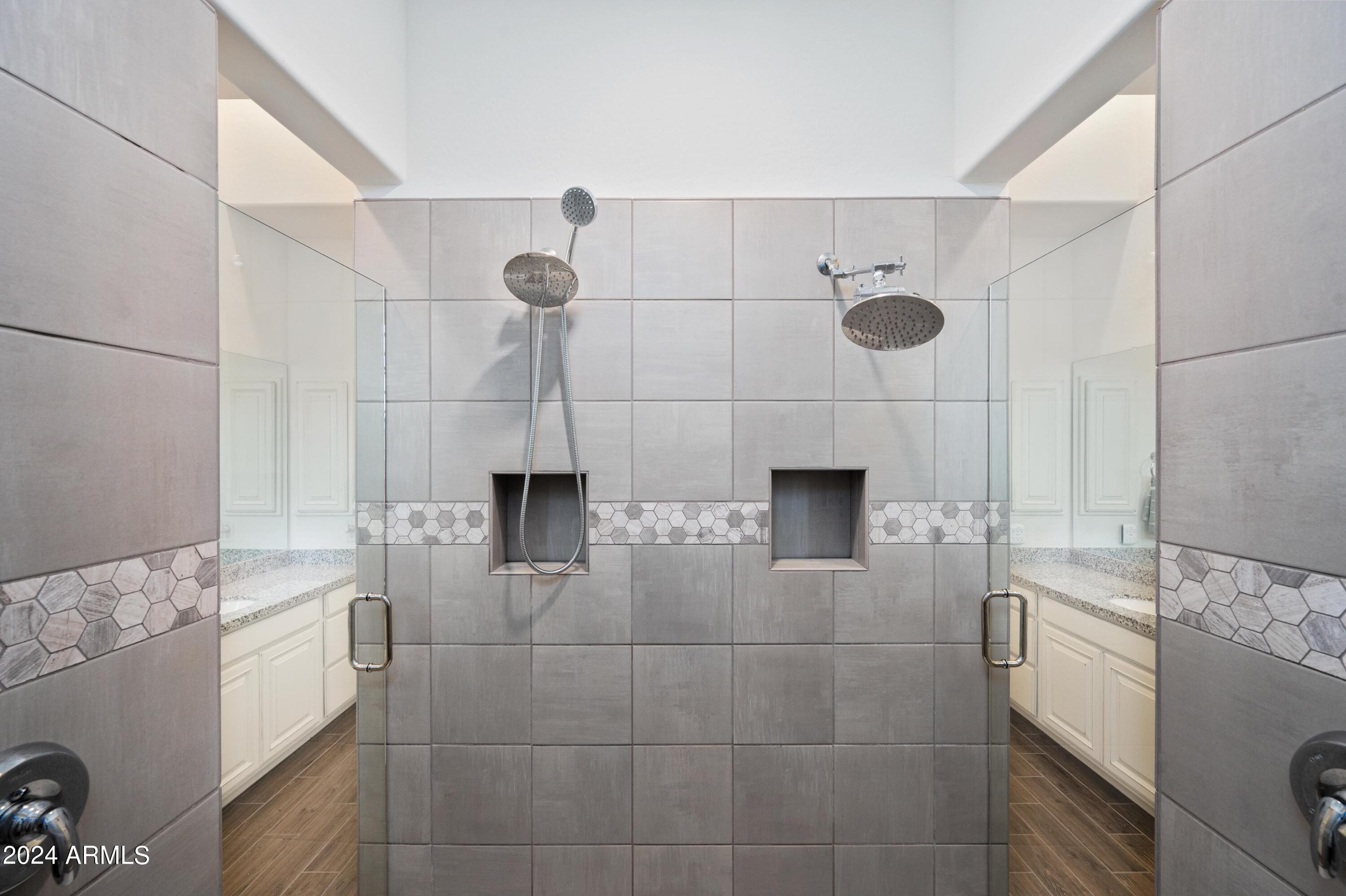 2748 E HUMMINGBIRD Way