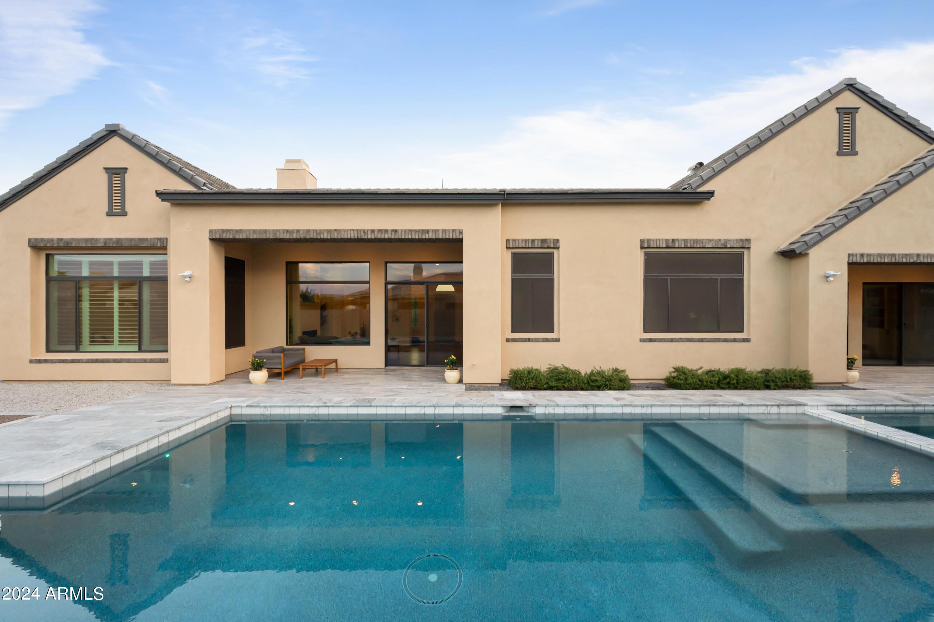 2748 E HUMMINGBIRD Way