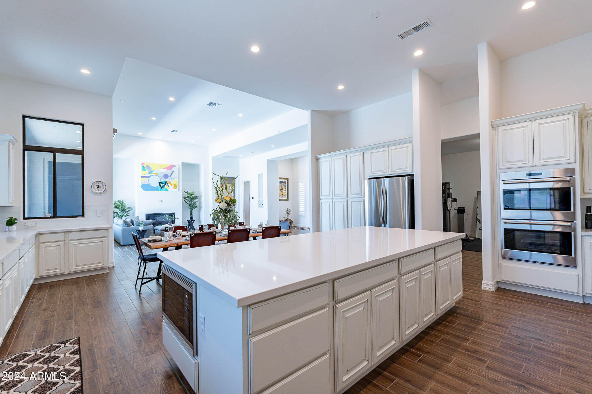 2748 E HUMMINGBIRD Way