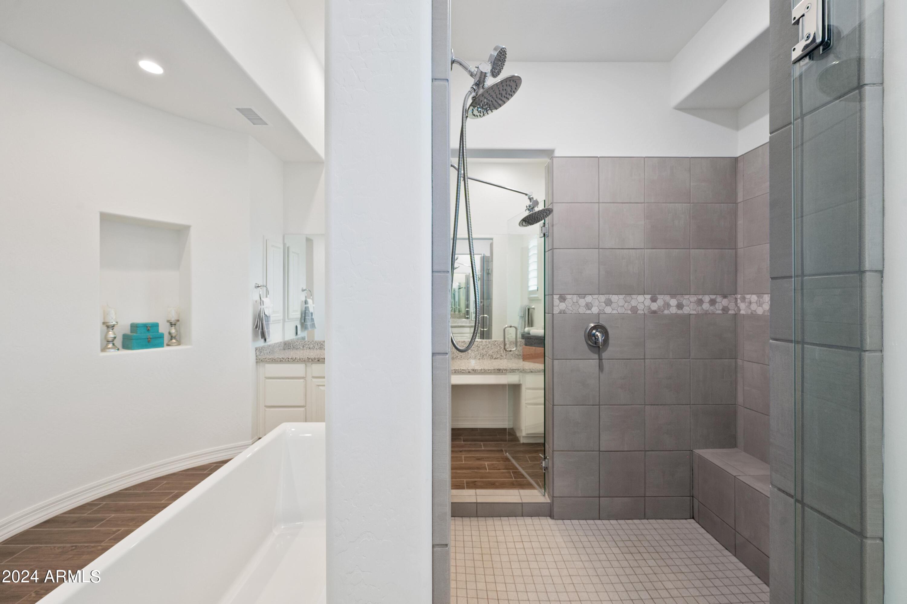 2748 E HUMMINGBIRD Way