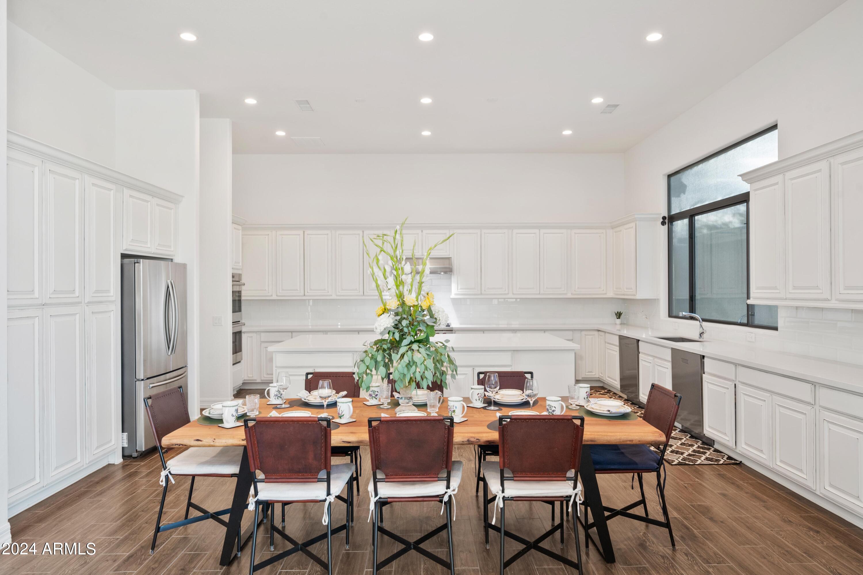 2748 E HUMMINGBIRD Way