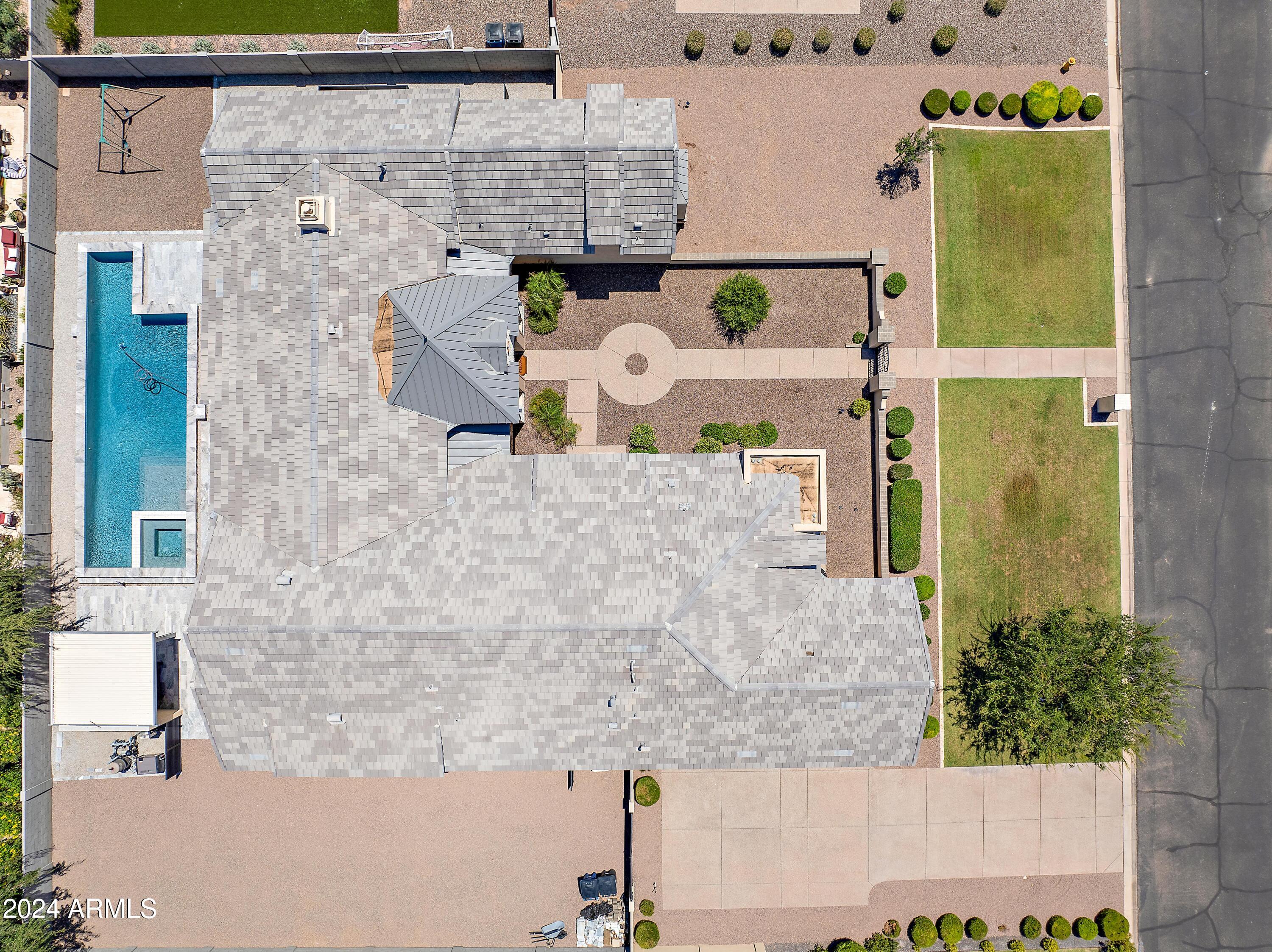 2748 E HUMMINGBIRD Way