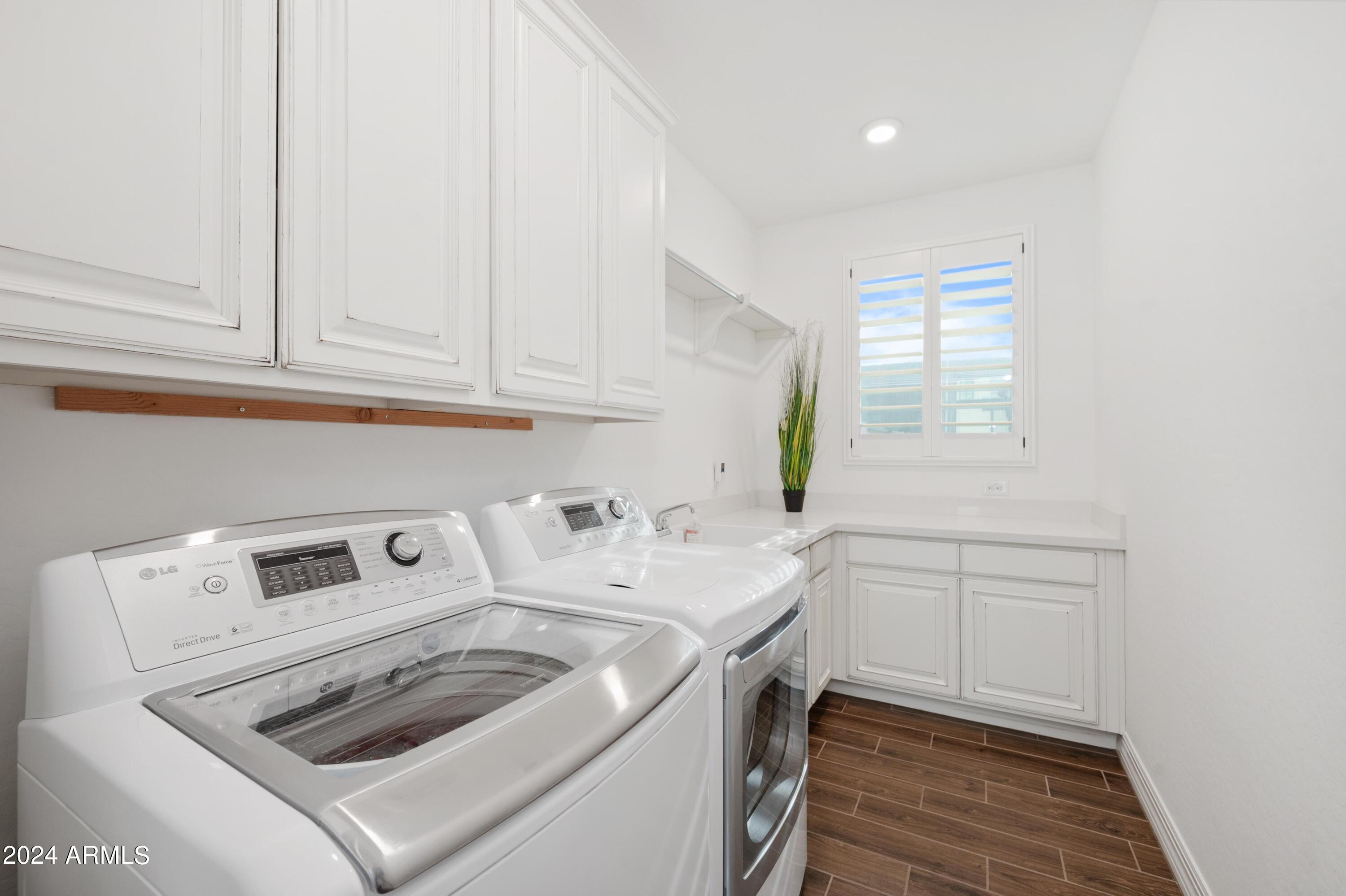 2748 E HUMMINGBIRD Way