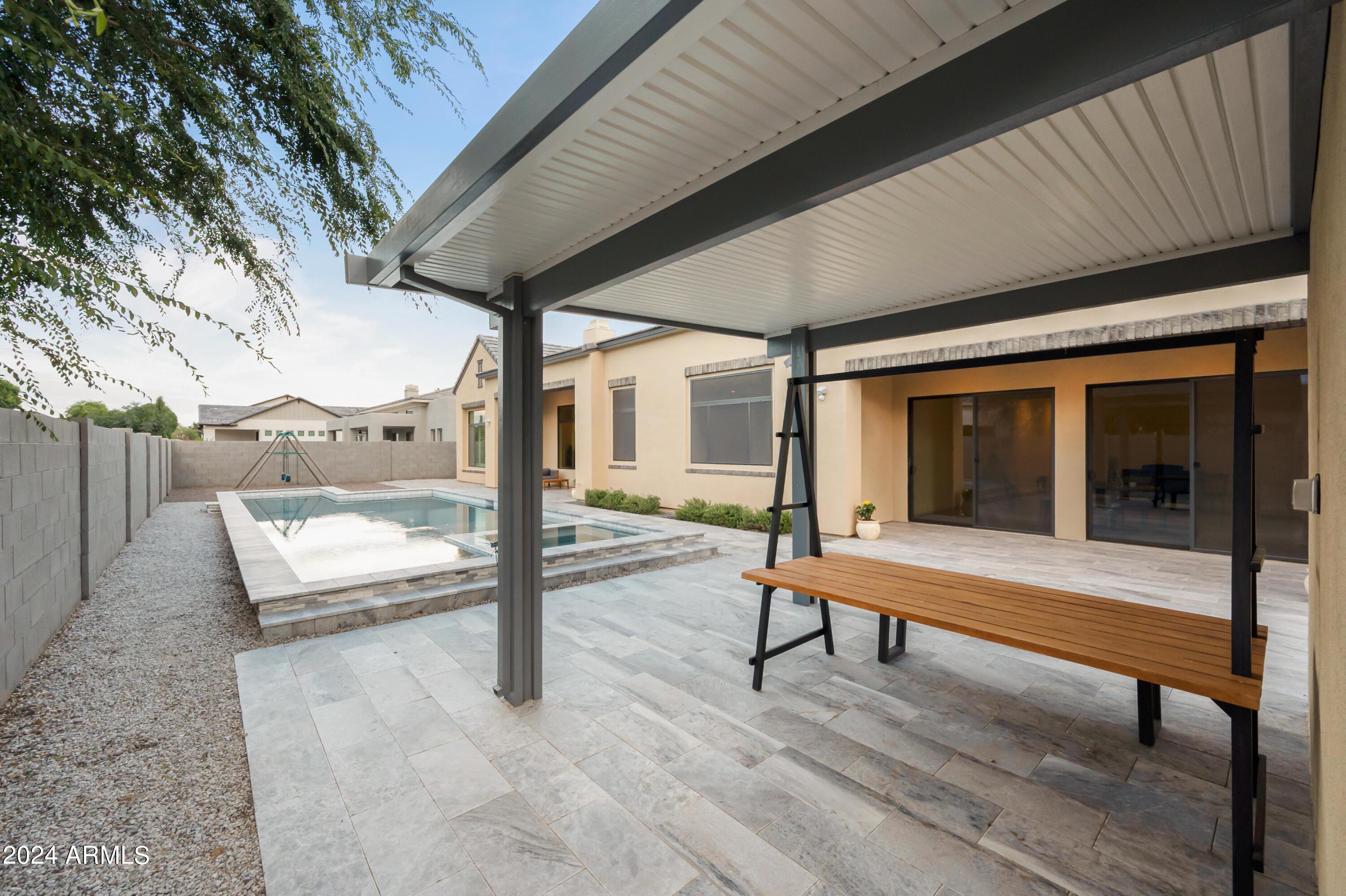 2748 E HUMMINGBIRD Way