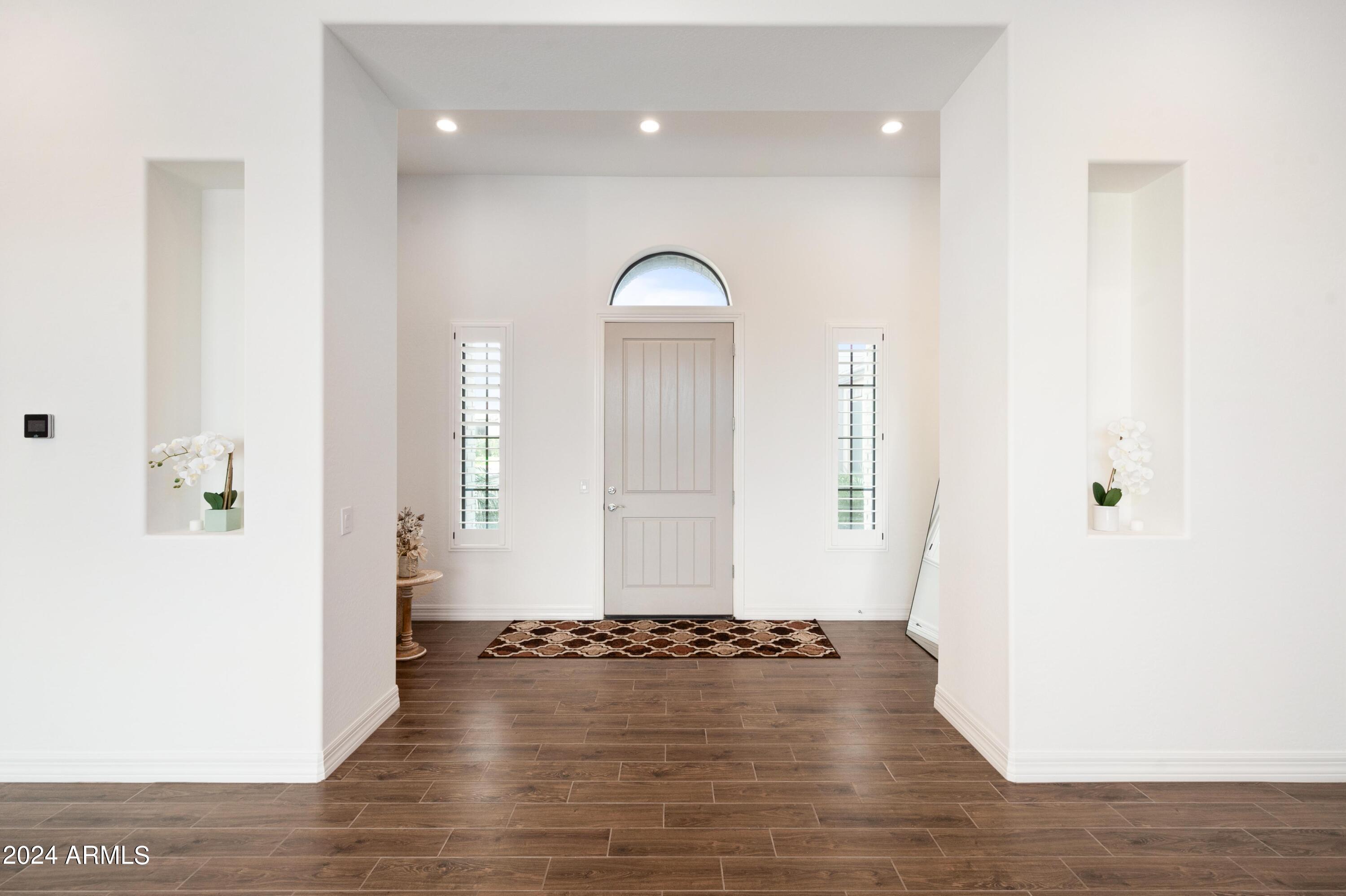 2748 E HUMMINGBIRD Way