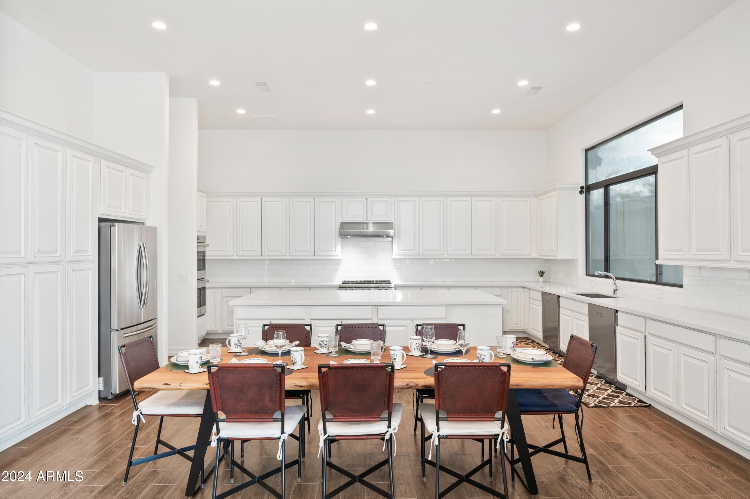 2748 E HUMMINGBIRD Way