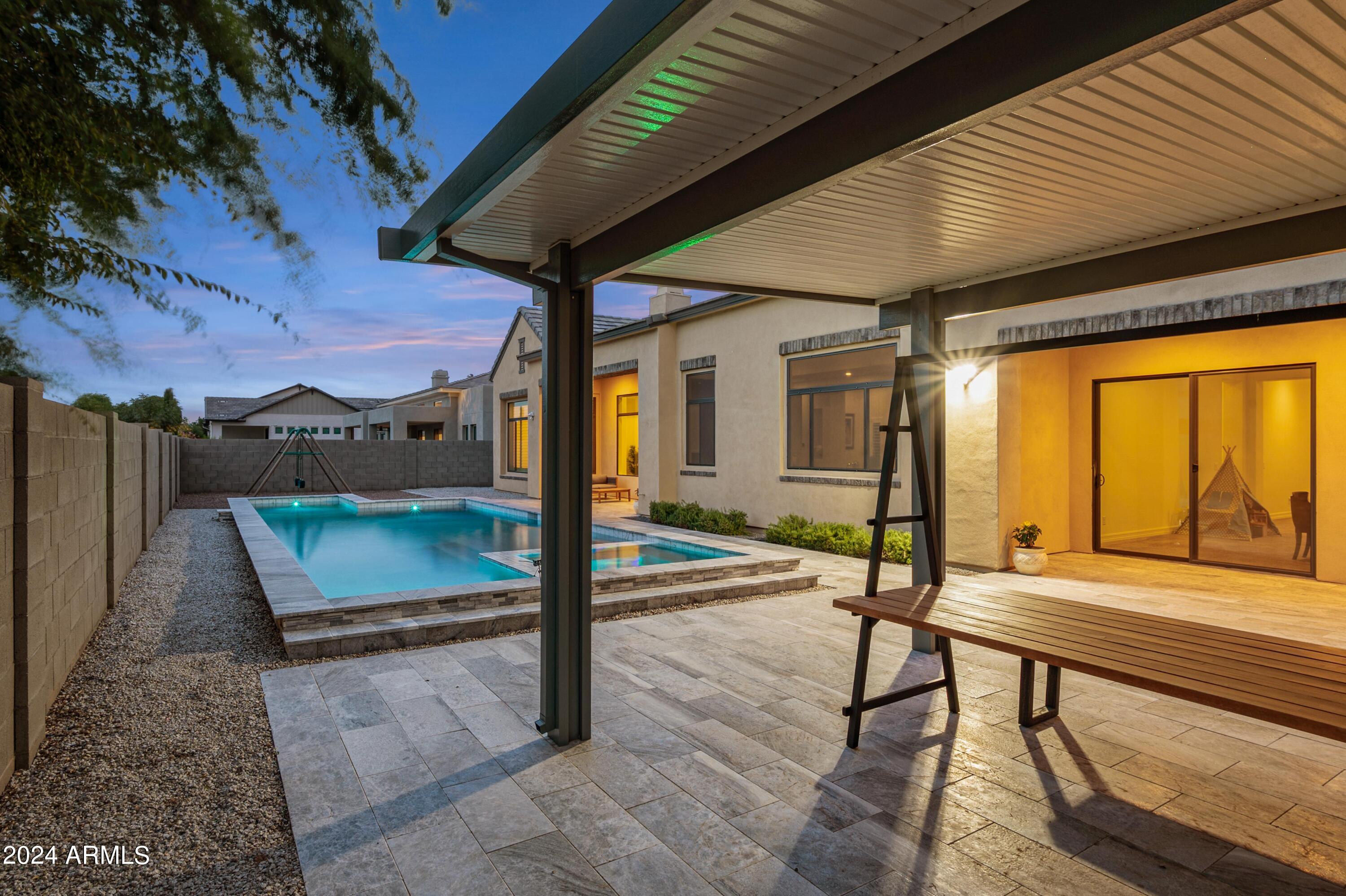 2748 E HUMMINGBIRD Way