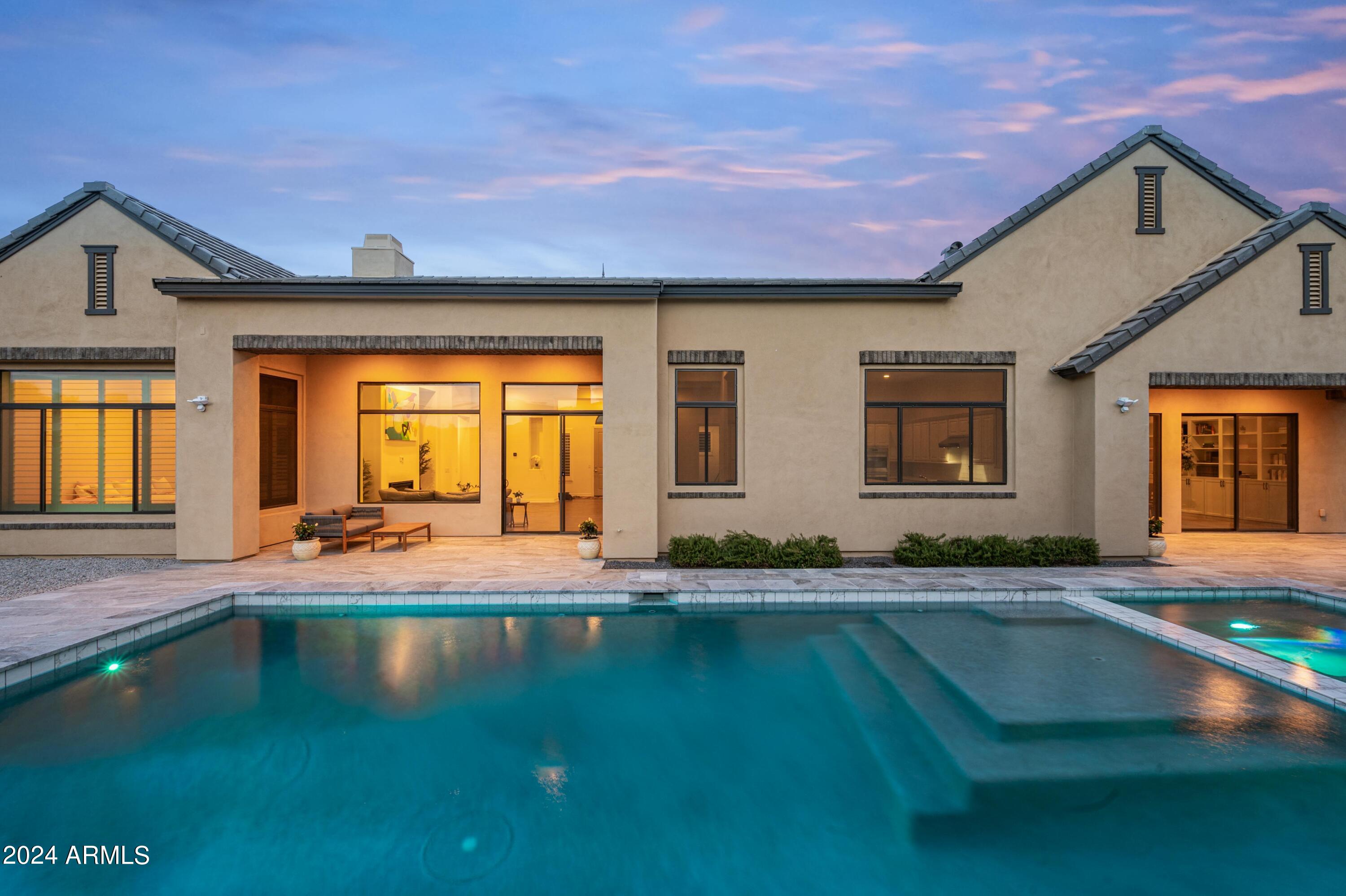 2748 E HUMMINGBIRD Way