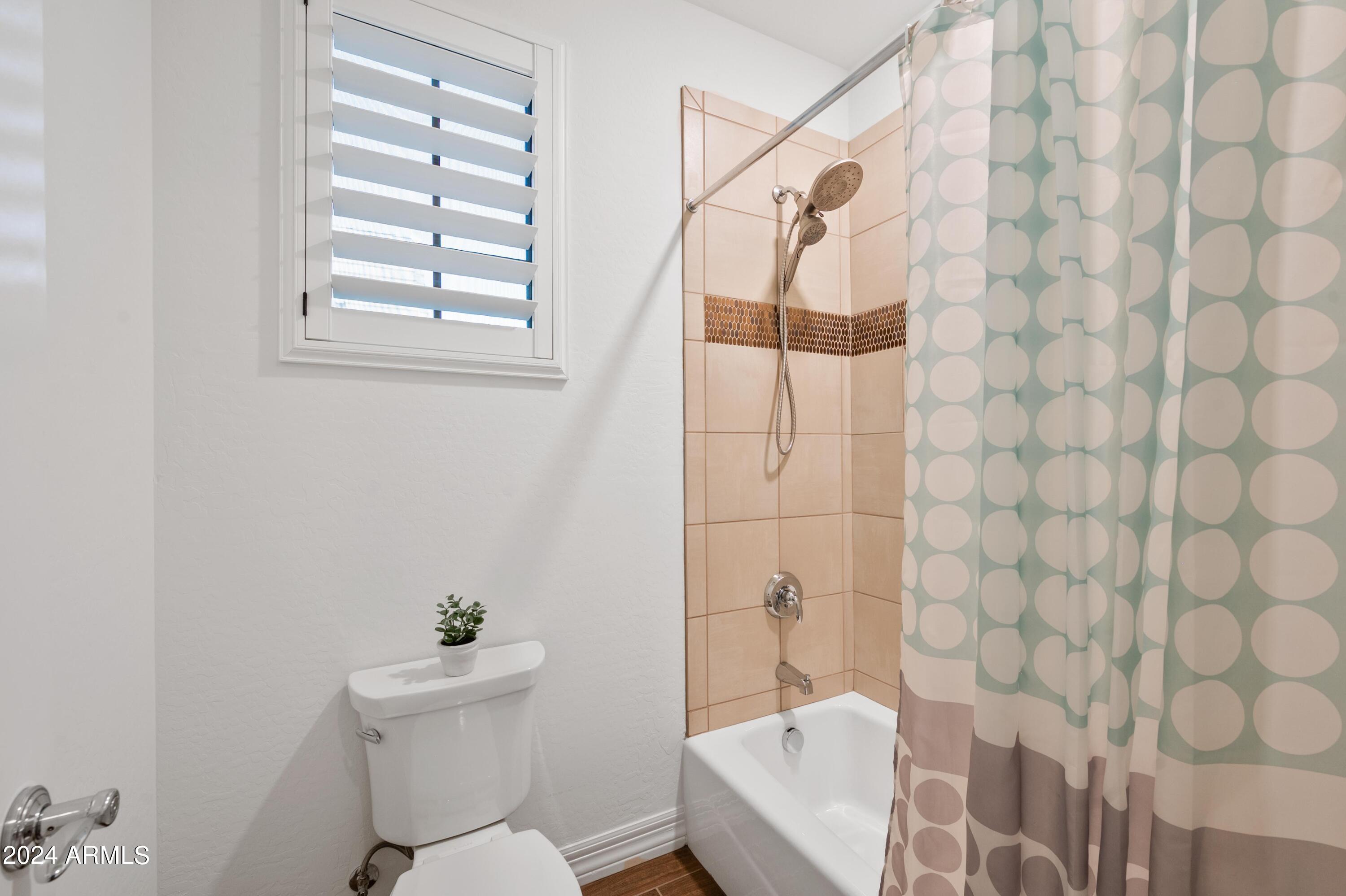 2748 E HUMMINGBIRD Way