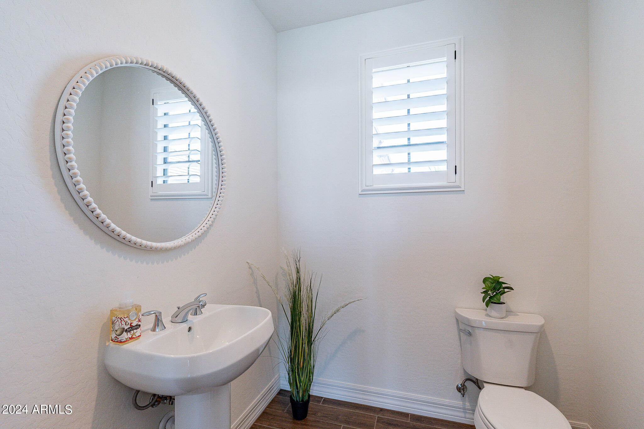 2748 E HUMMINGBIRD Way