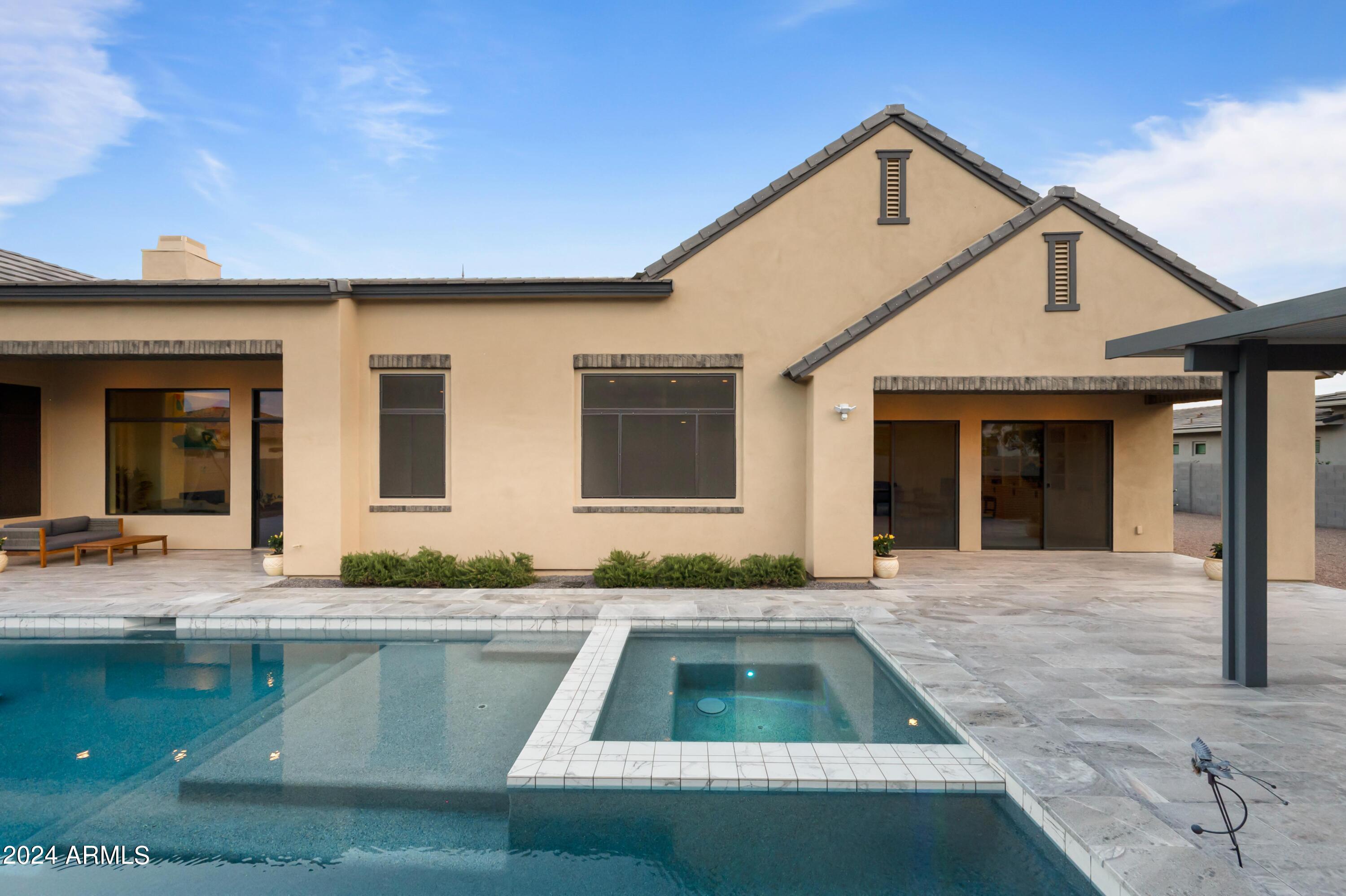 2748 E HUMMINGBIRD Way