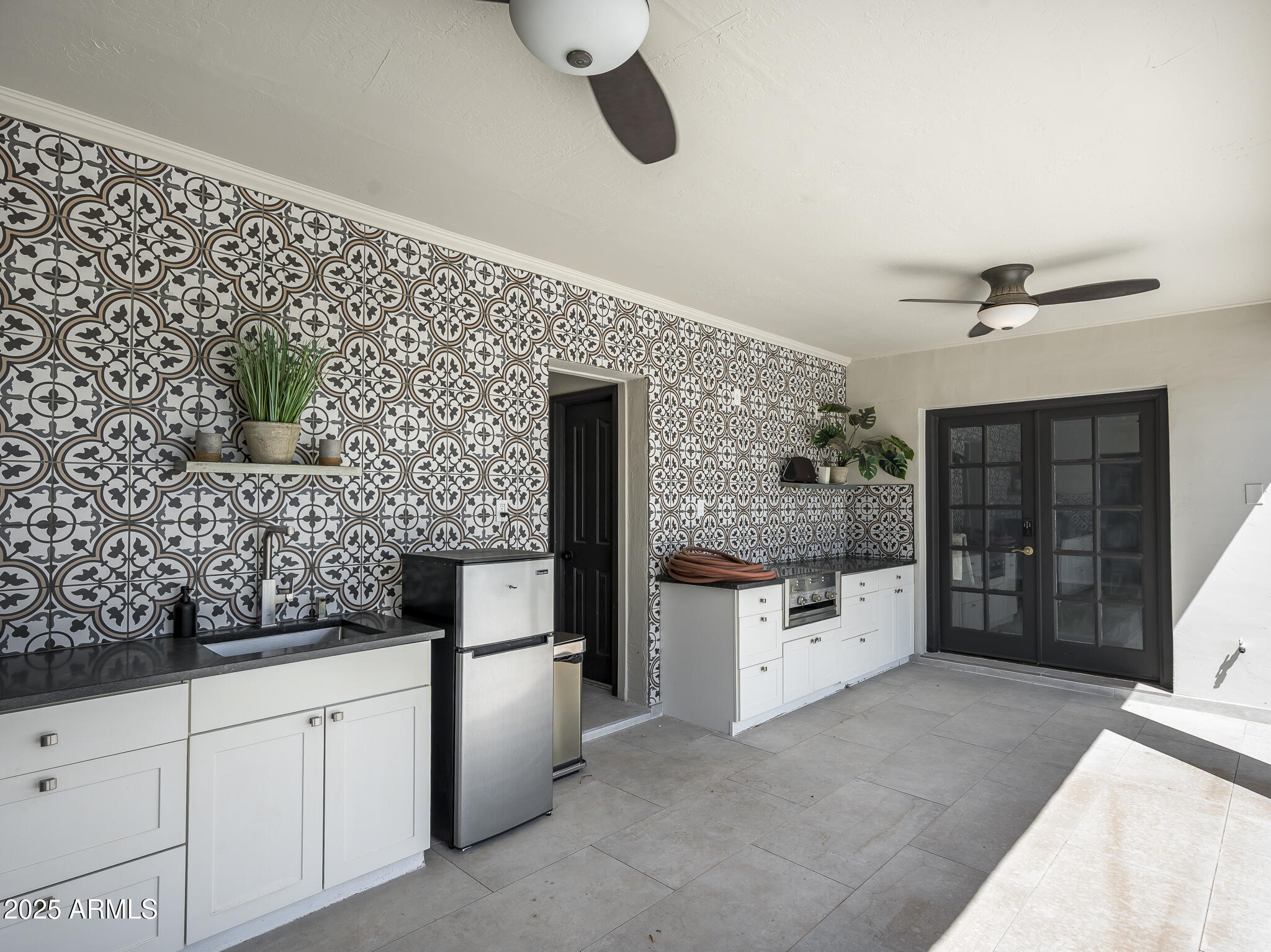 3977 E Paradise View Drive