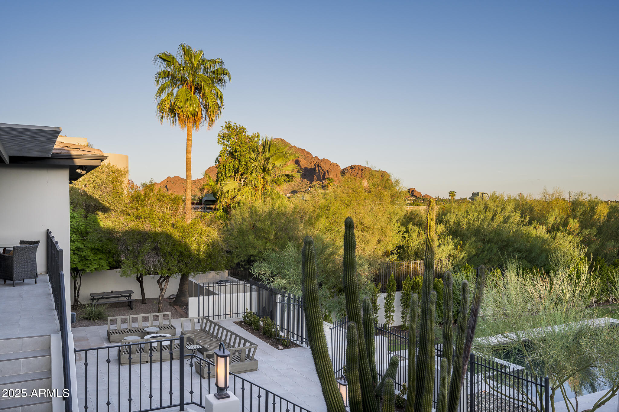 3977 E Paradise View Drive