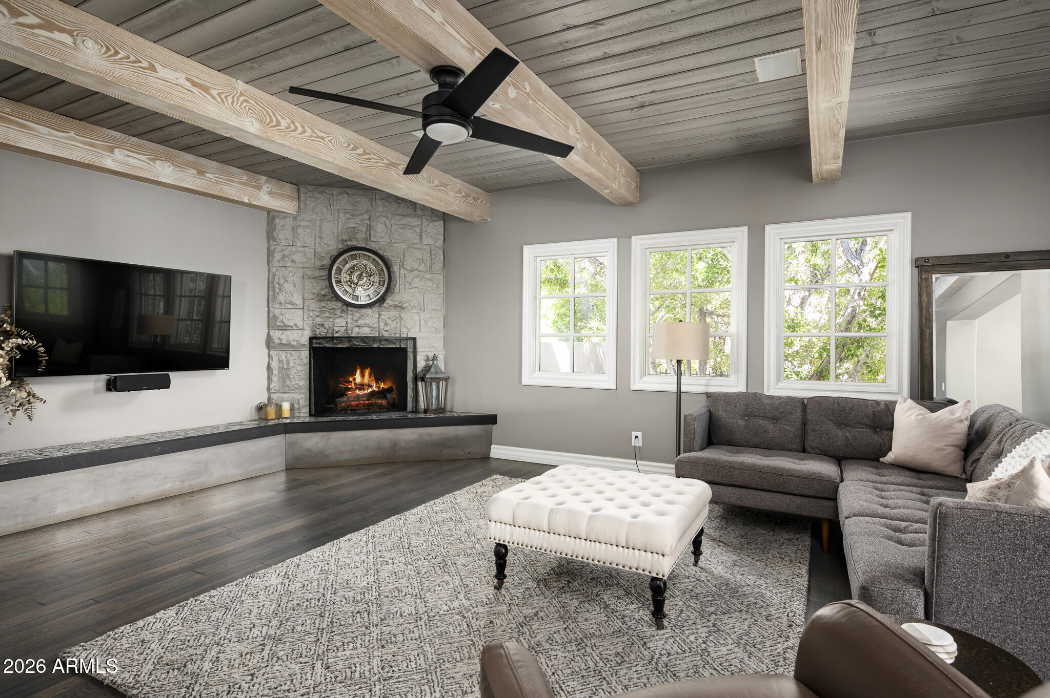 3977 E Paradise View Drive