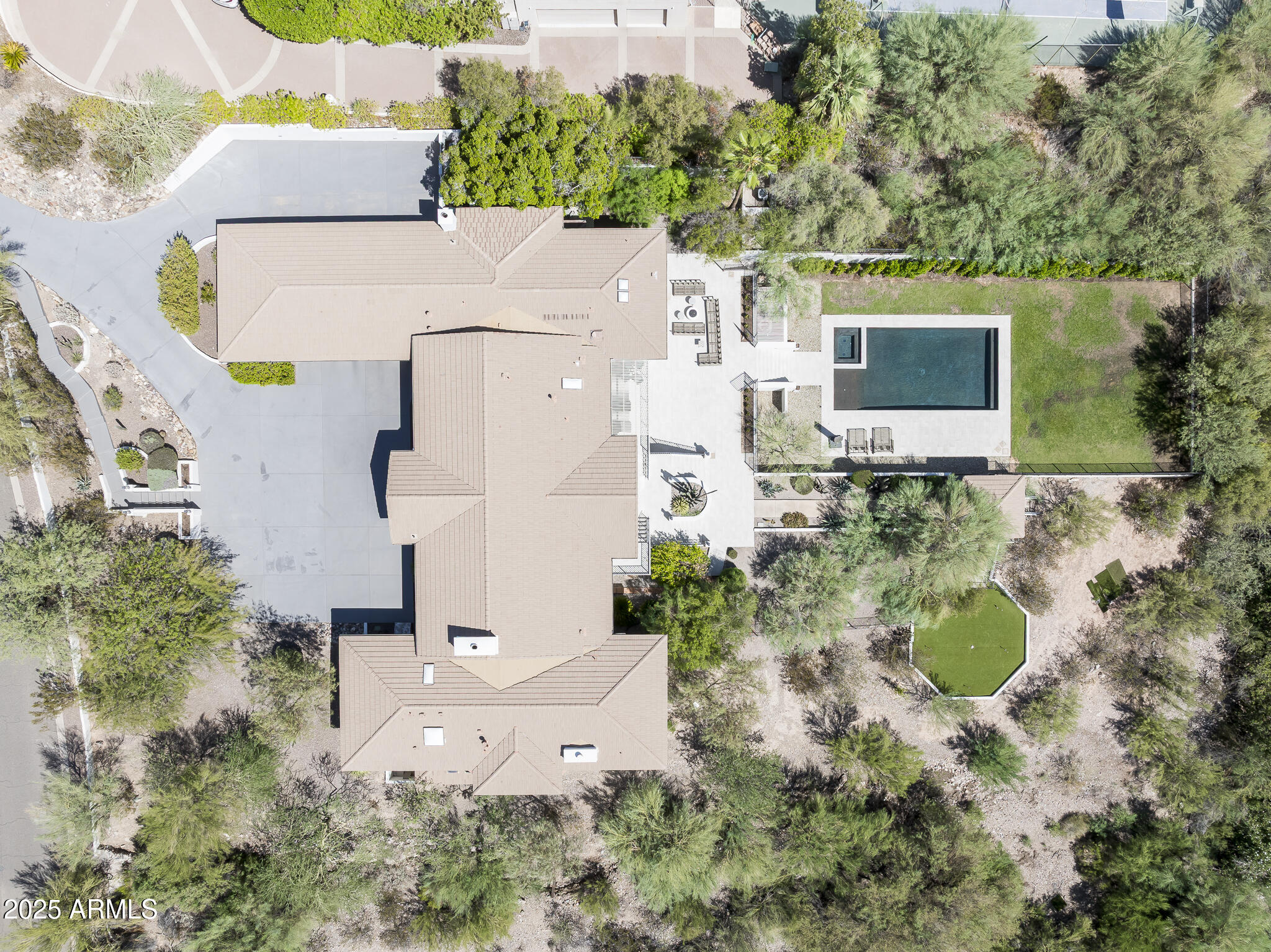 3977 E Paradise View Drive