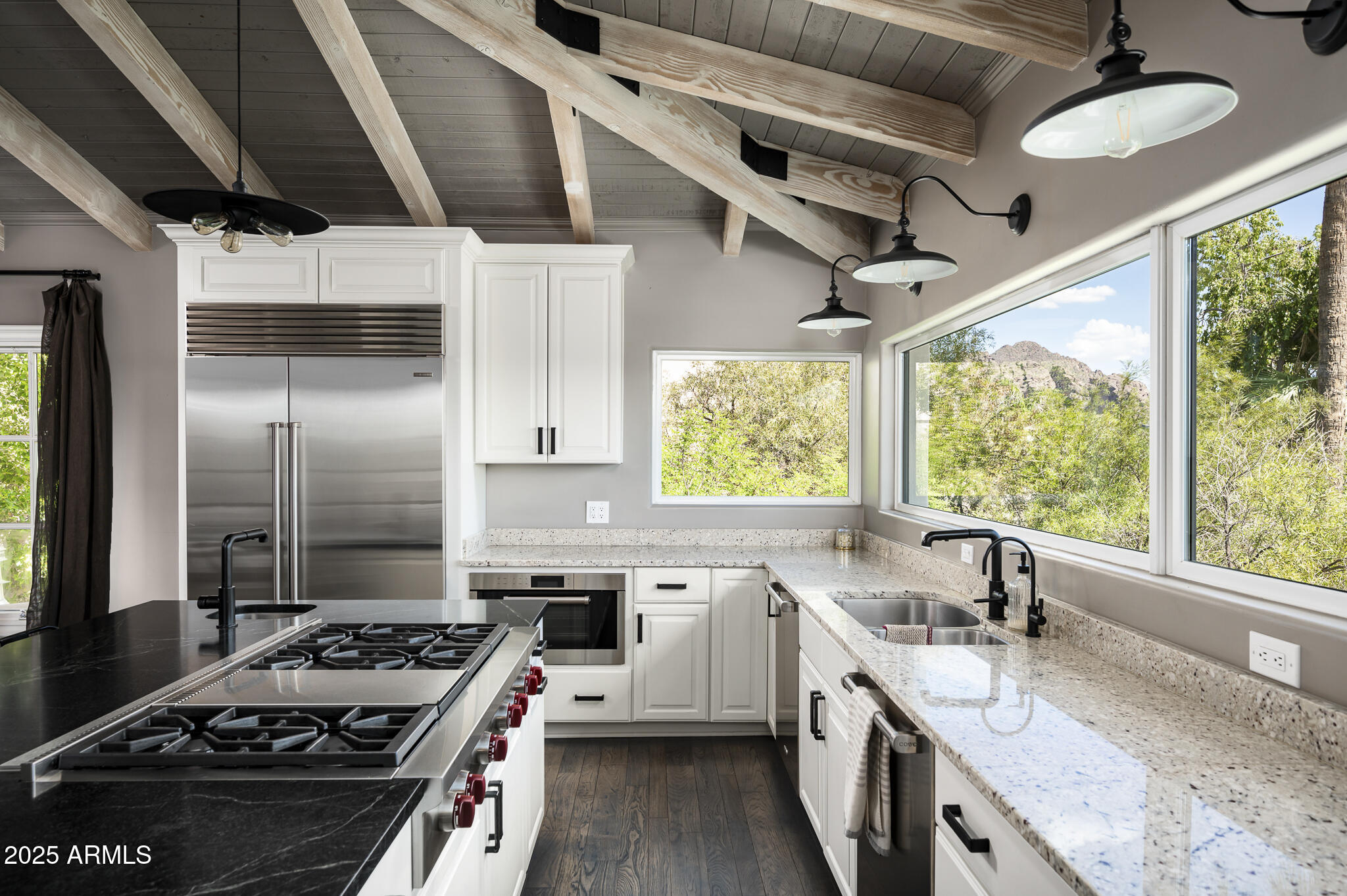 3977 E Paradise View Drive