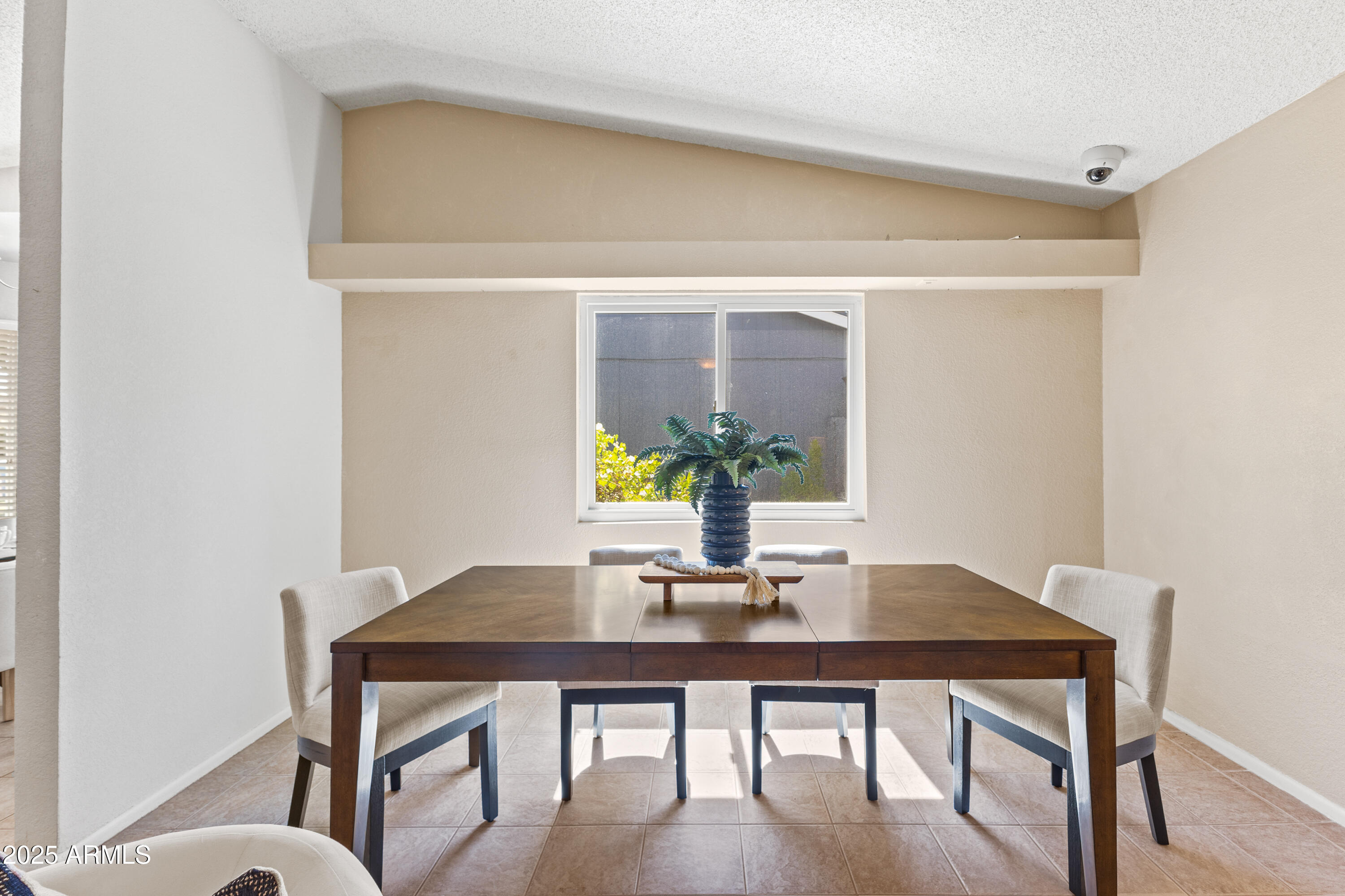 6819 E GRANDVIEW Drive