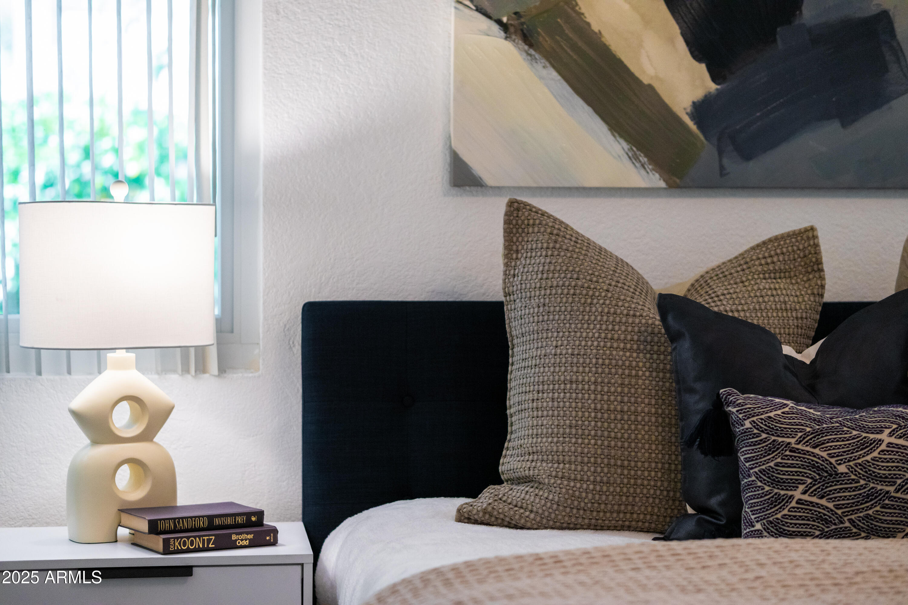 6819 E GRANDVIEW Drive