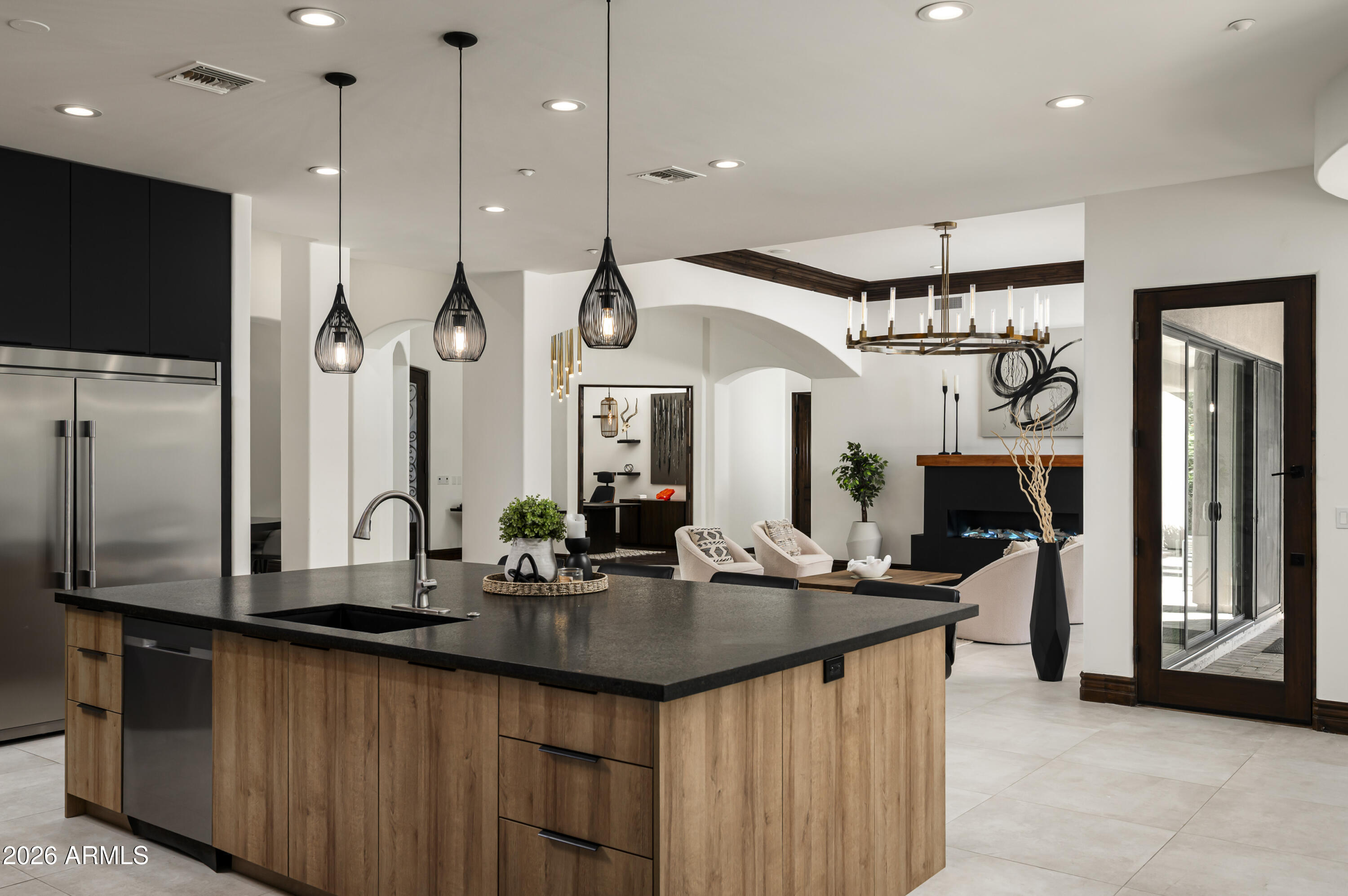 3905 E MALLORY Circle