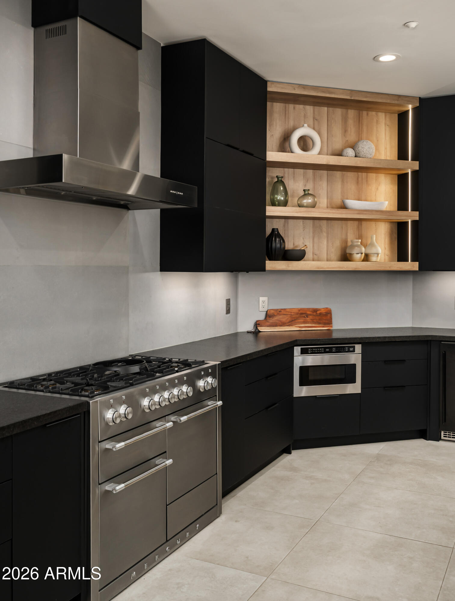 3905 E MALLORY Circle