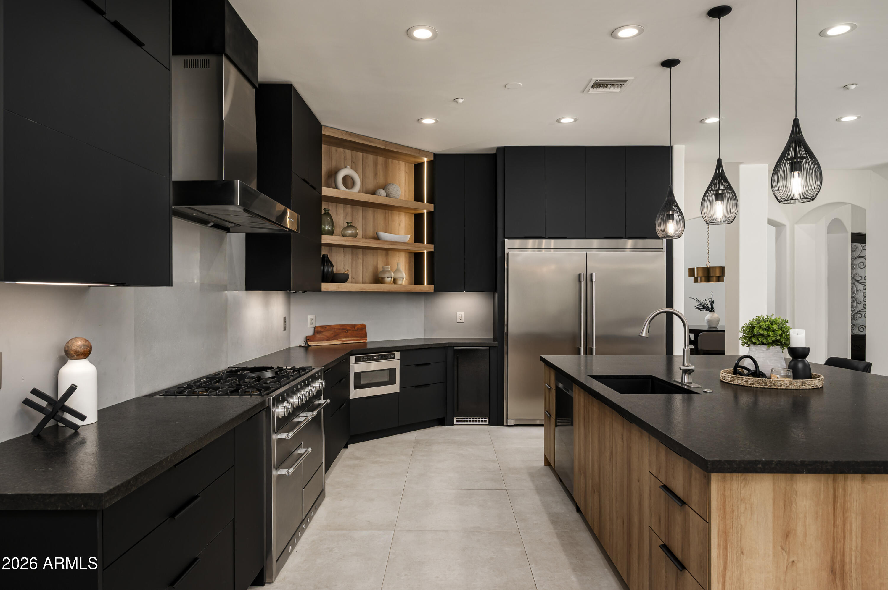 3905 E MALLORY Circle