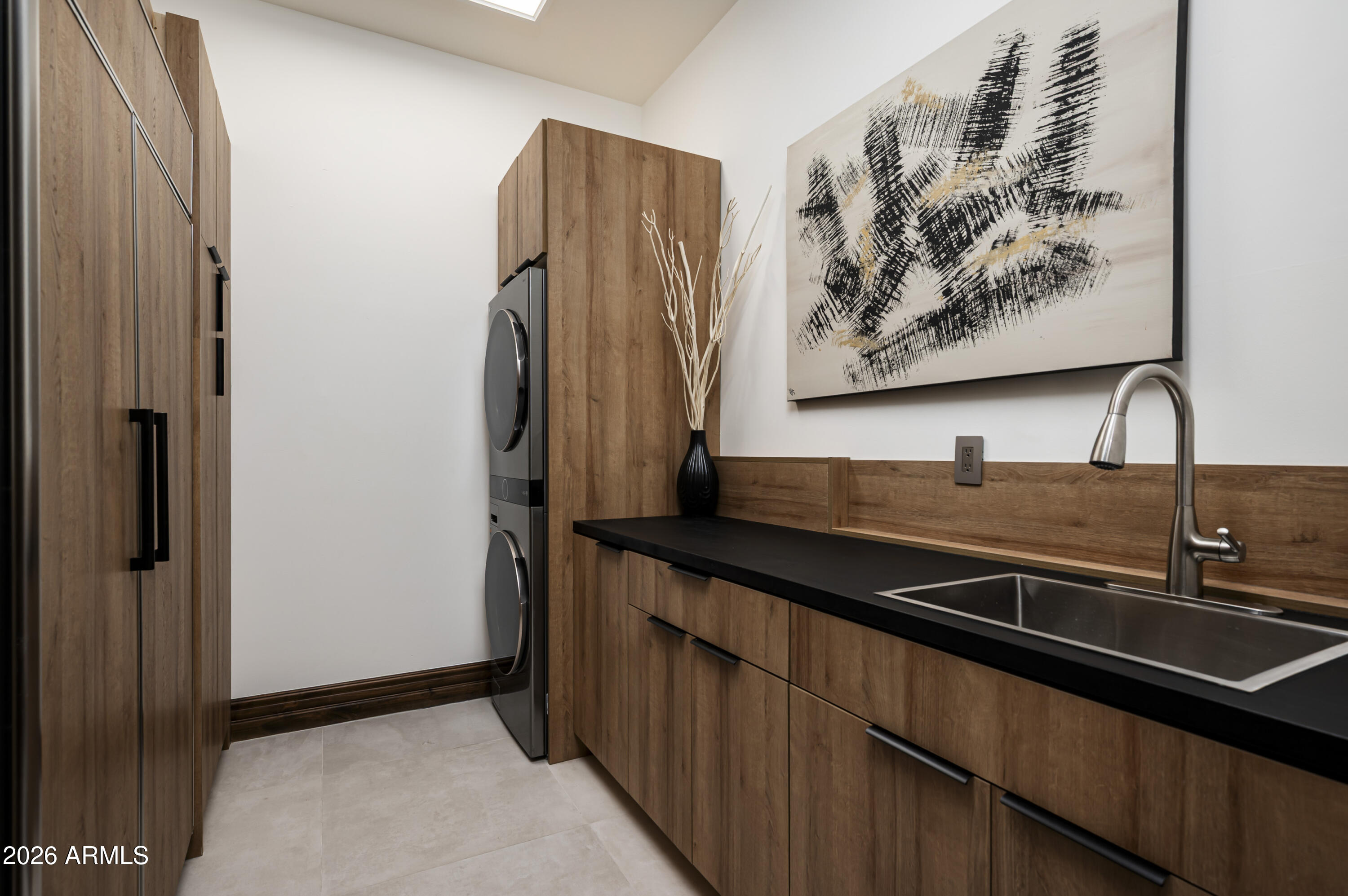 3905 E MALLORY Circle