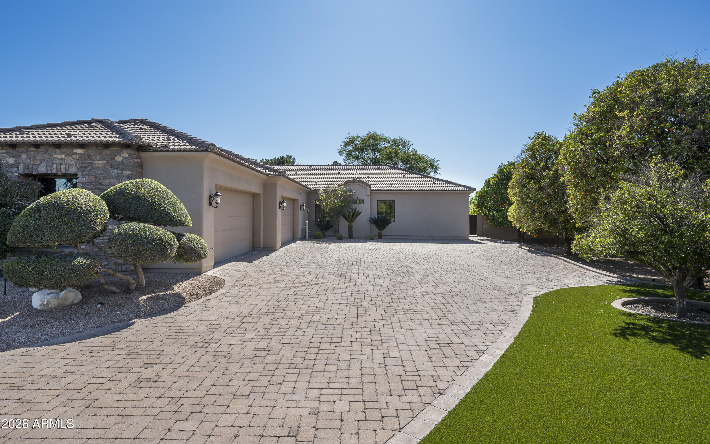 3905 E MALLORY Circle