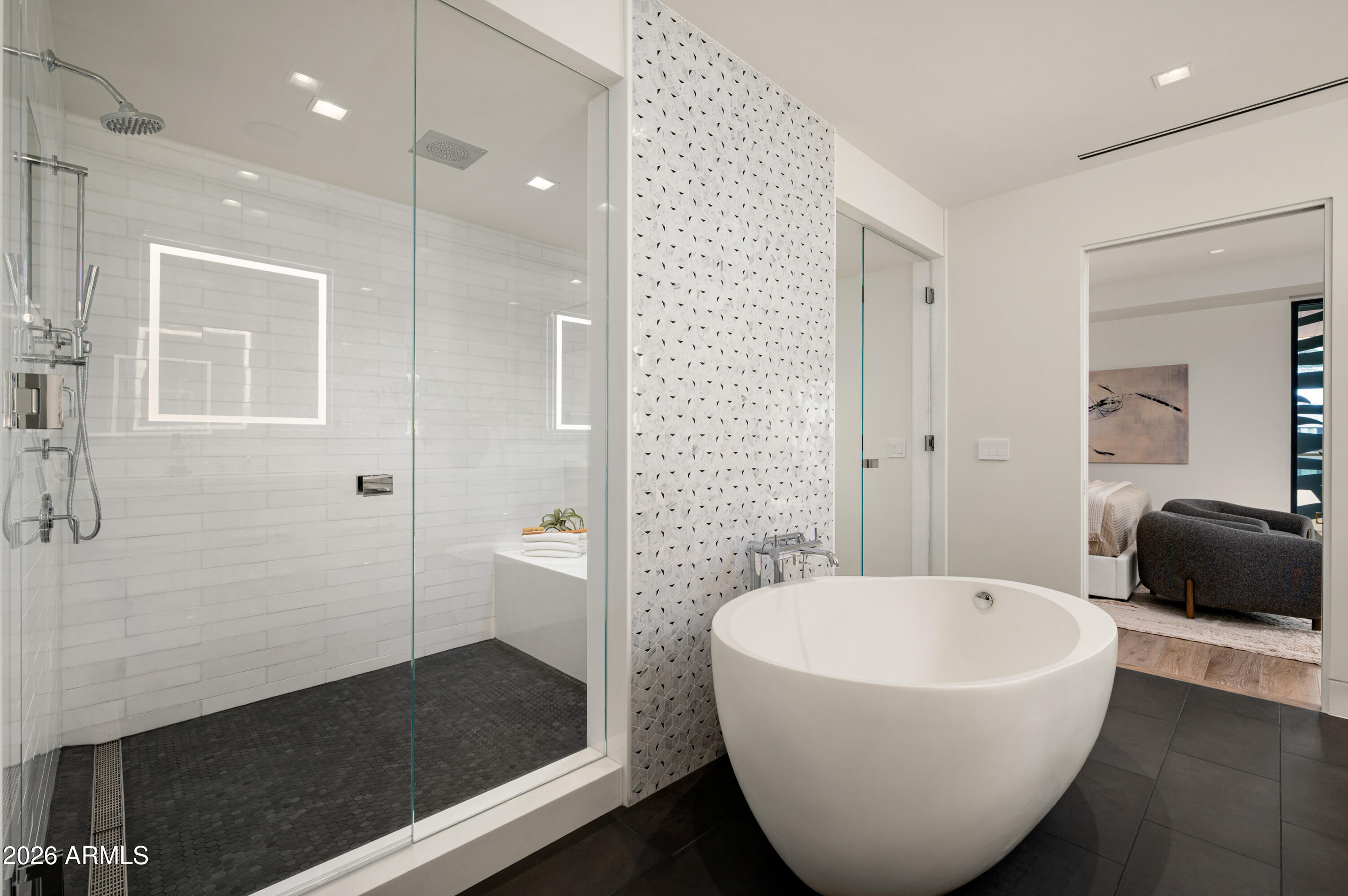 6587 N Palmeraie Boulevard 2002