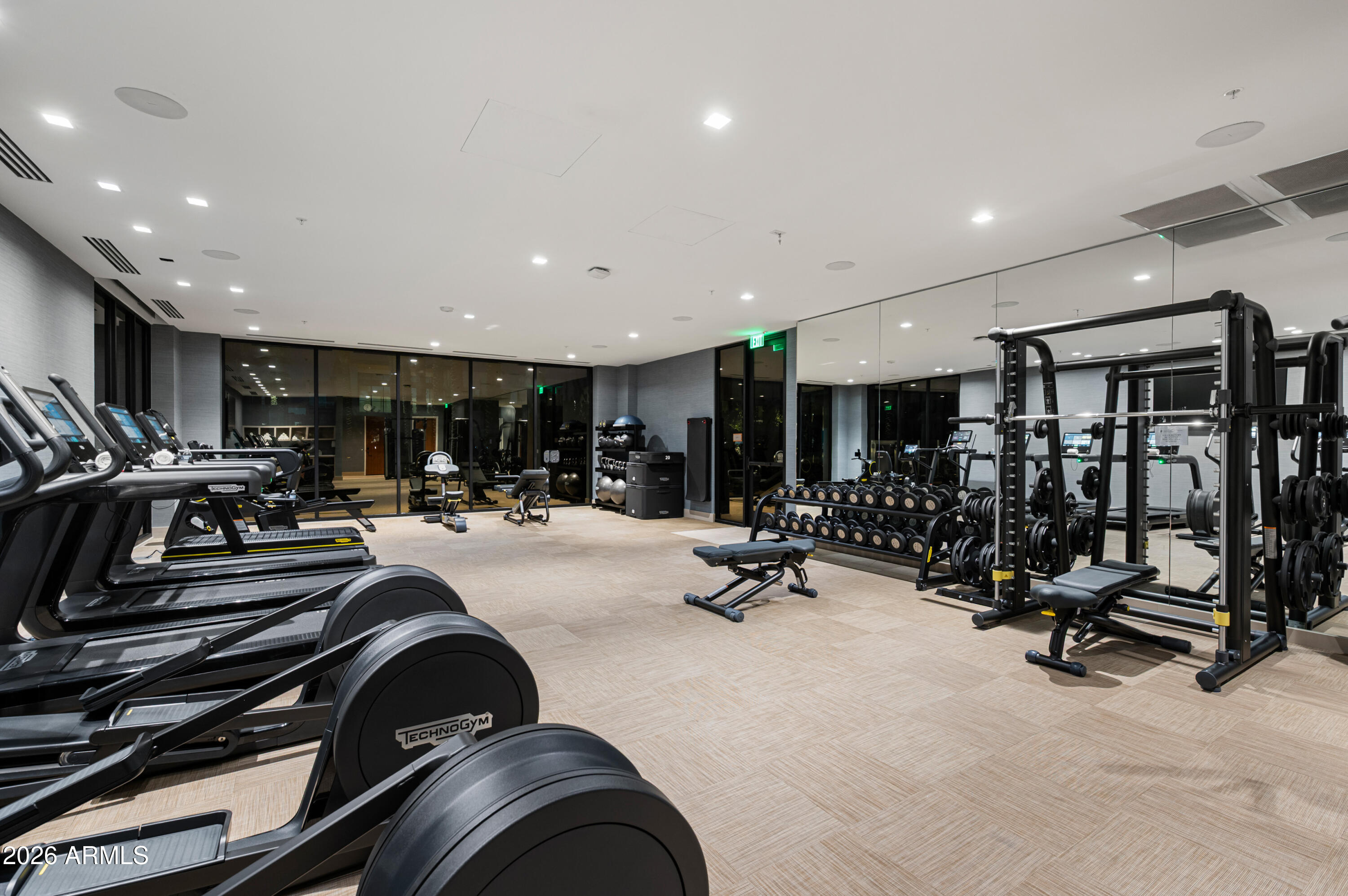 6587 N Palmeraie Boulevard 2002