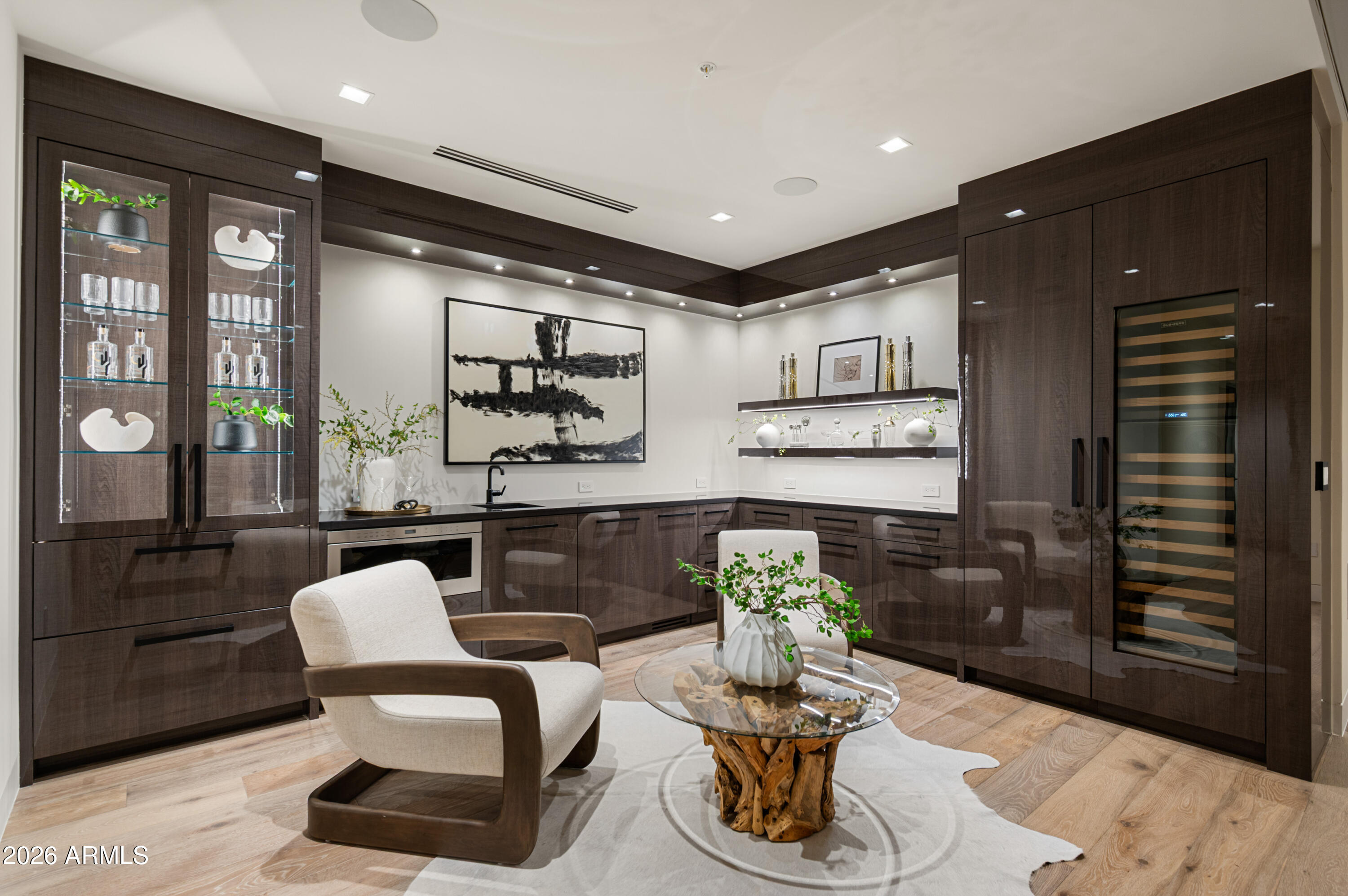 6587 N Palmeraie Boulevard 2002