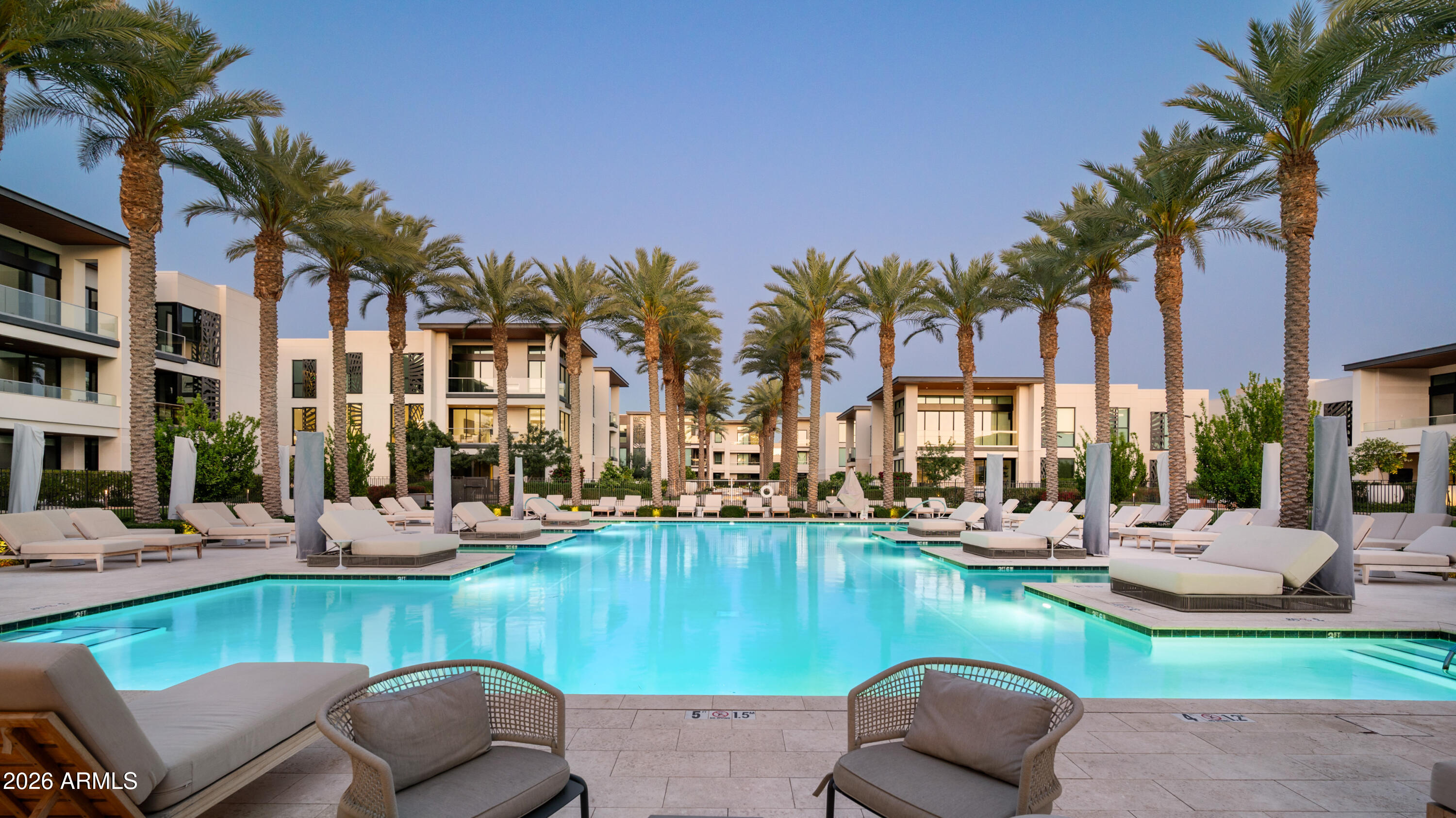 6587 N Palmeraie Boulevard 2002