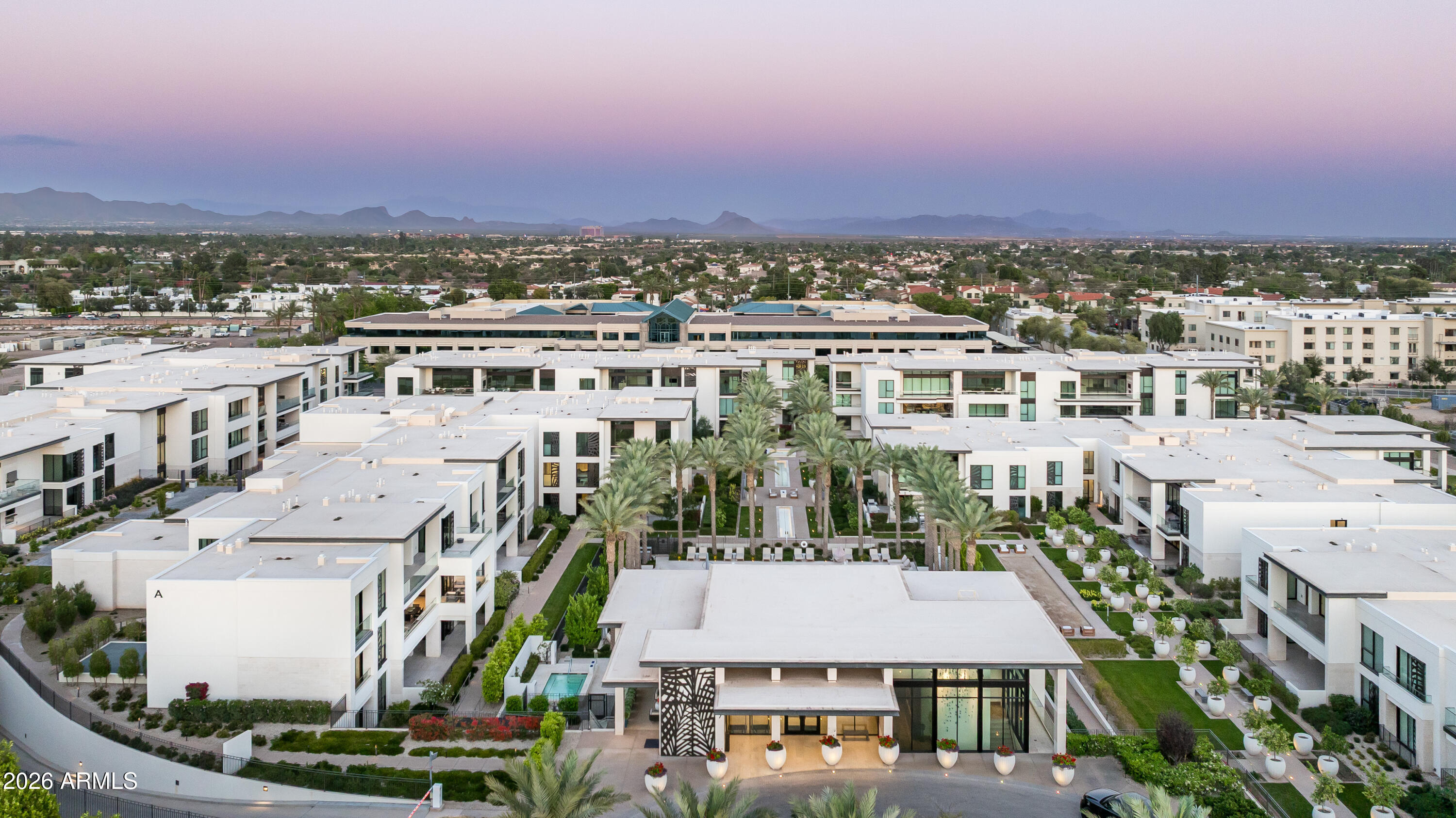 6587 N Palmeraie Boulevard 2002