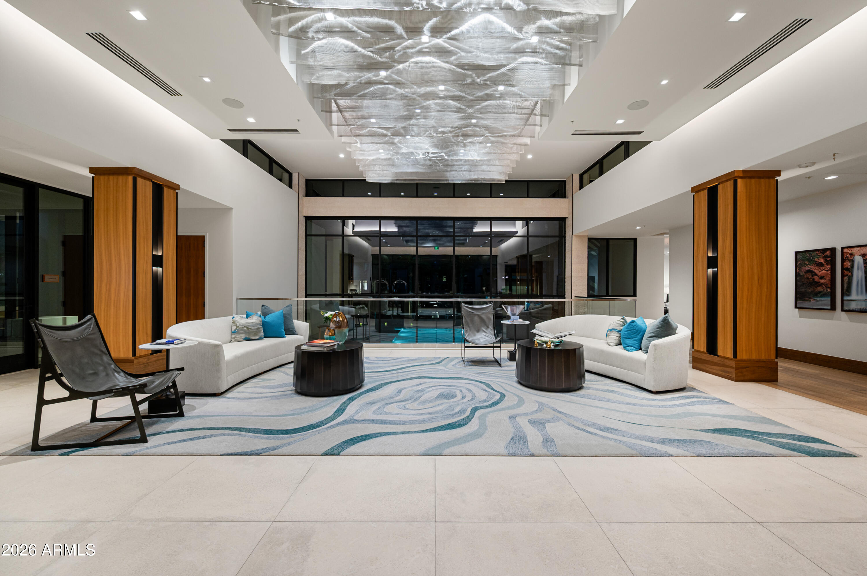 6587 N Palmeraie Boulevard 2002