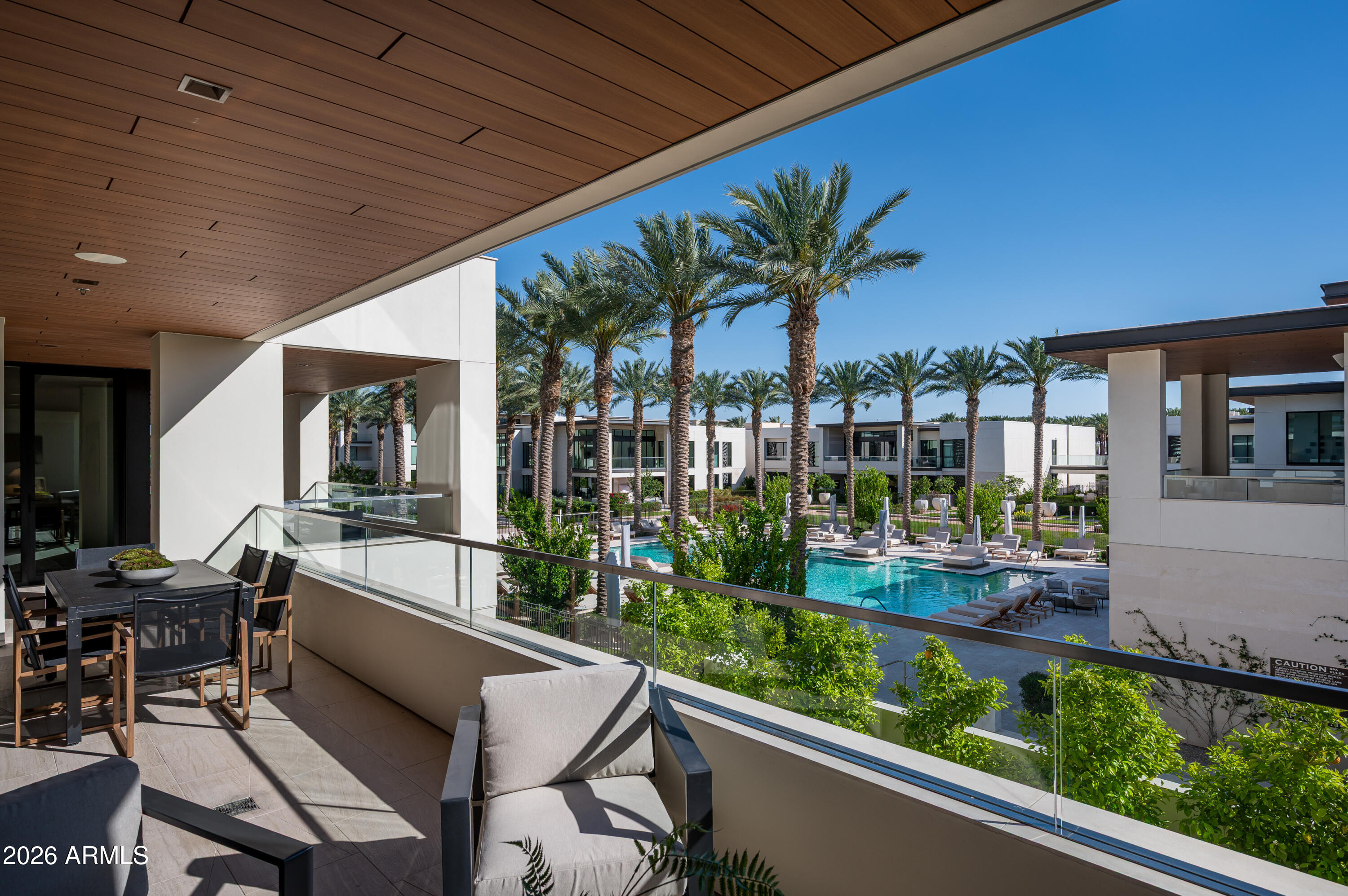 6587 N Palmeraie Boulevard 2002