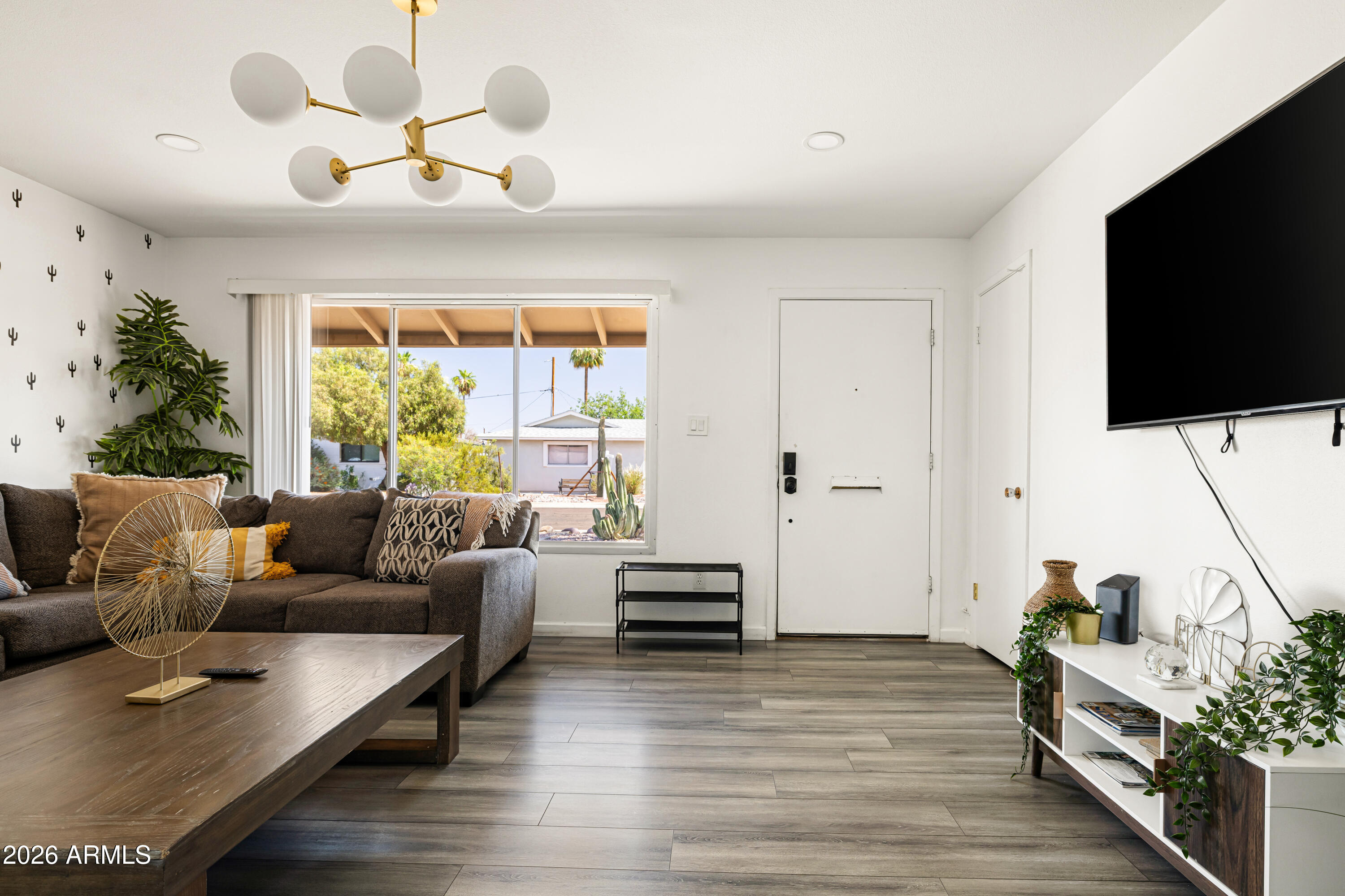 8755 E Valley Vista Drive