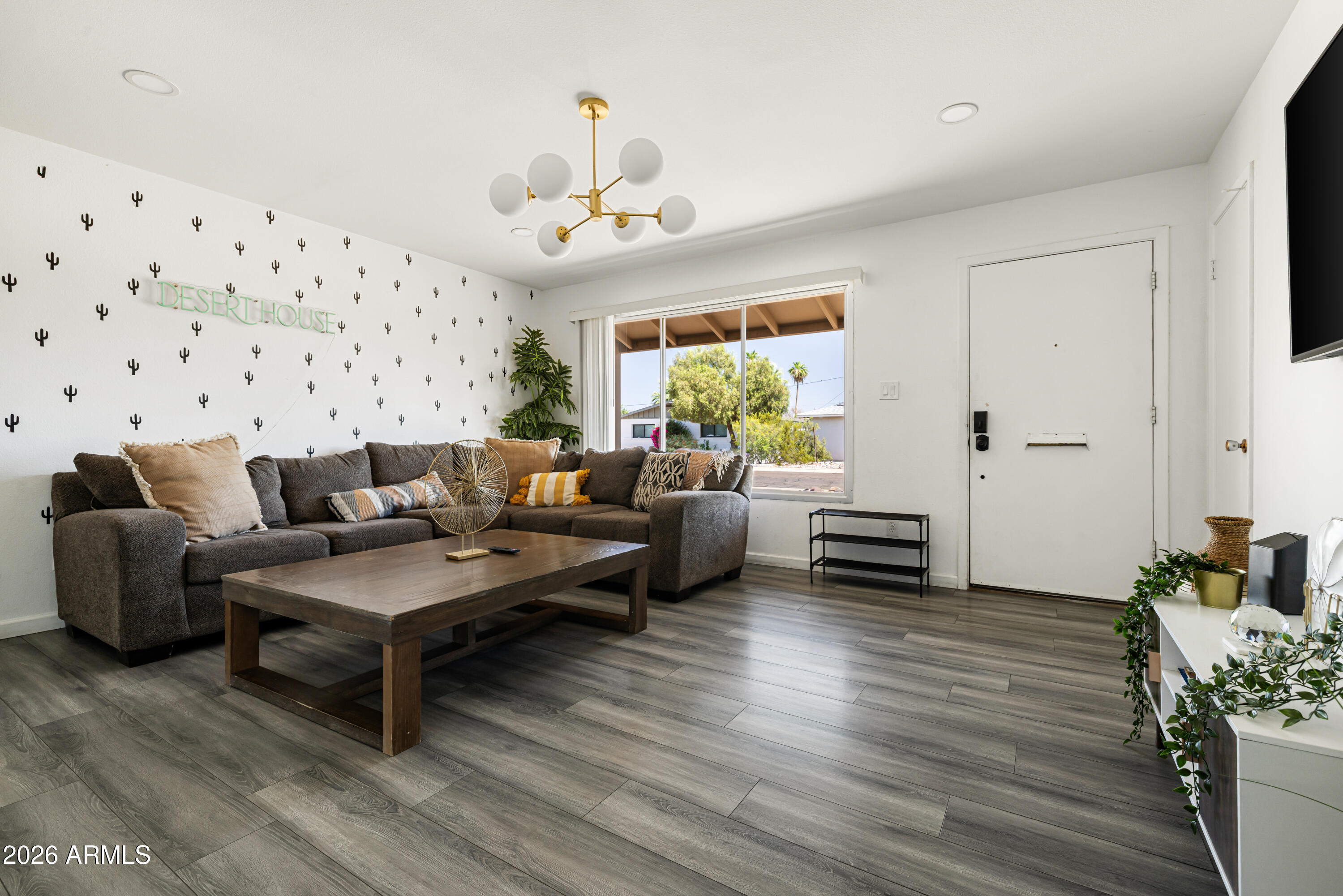 8755 E Valley Vista Drive