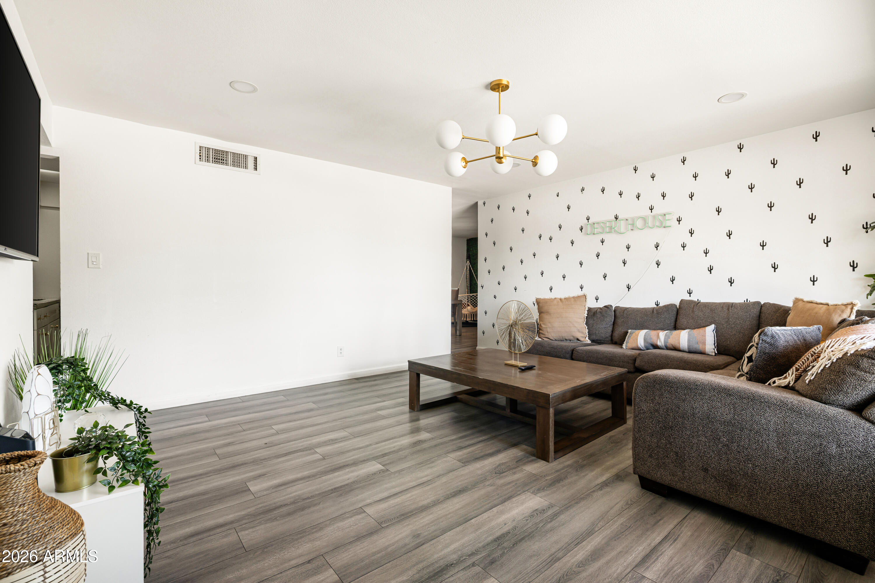 8755 E Valley Vista Drive