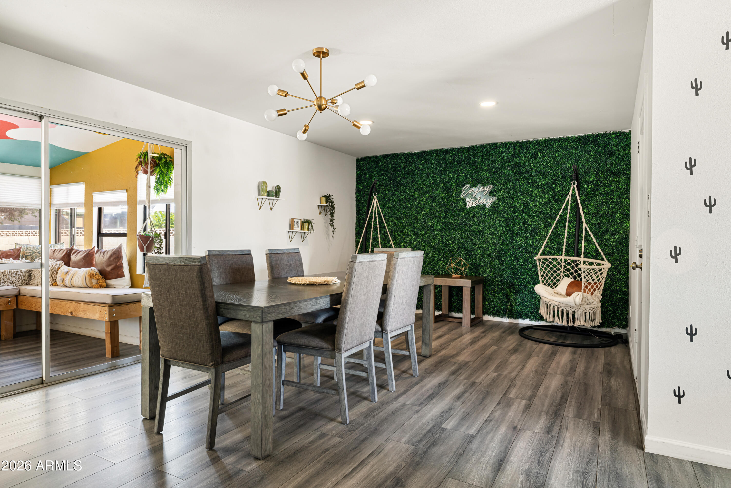8755 E Valley Vista Drive