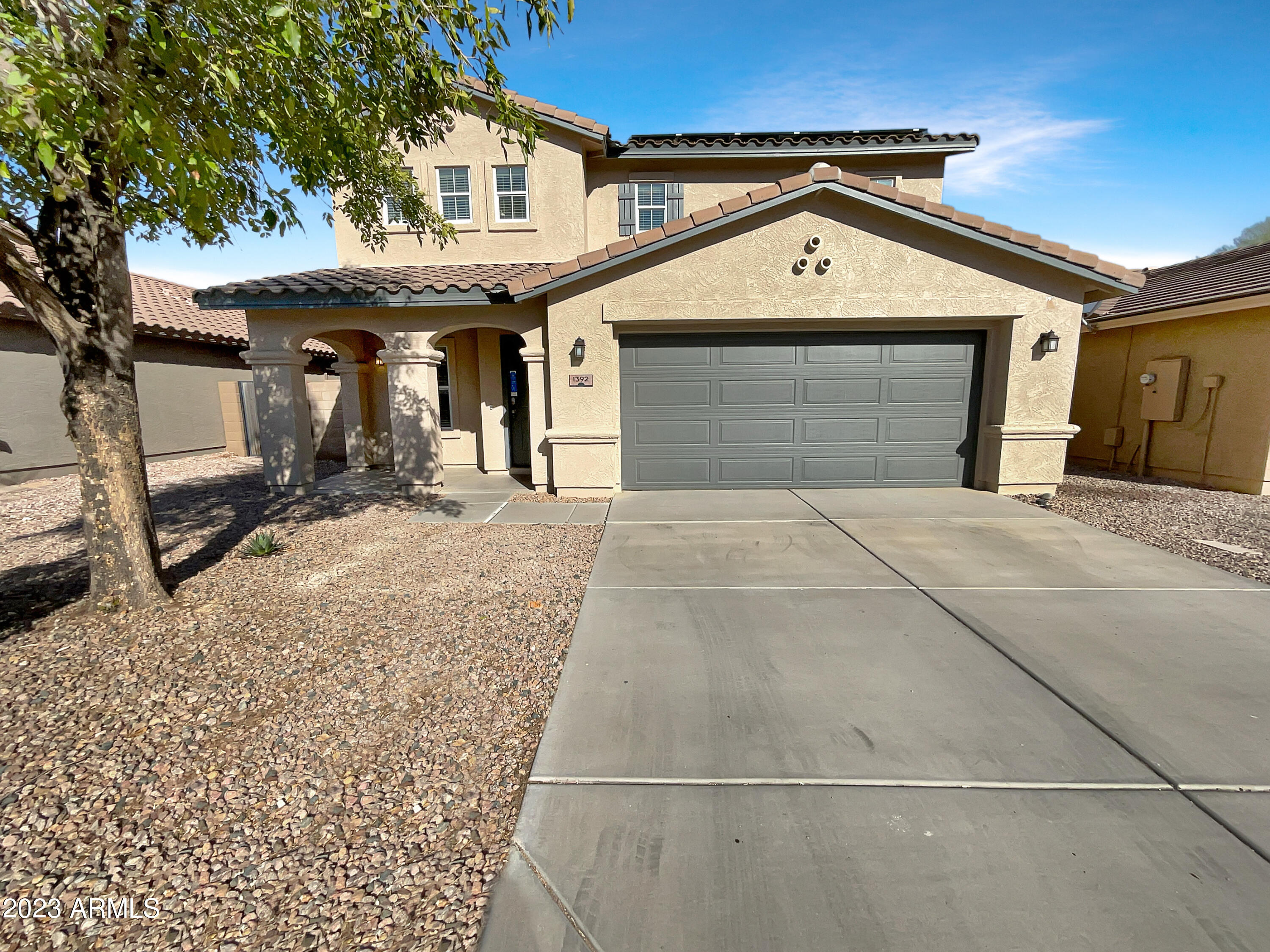 1392 E DESERT HOLLY Drive