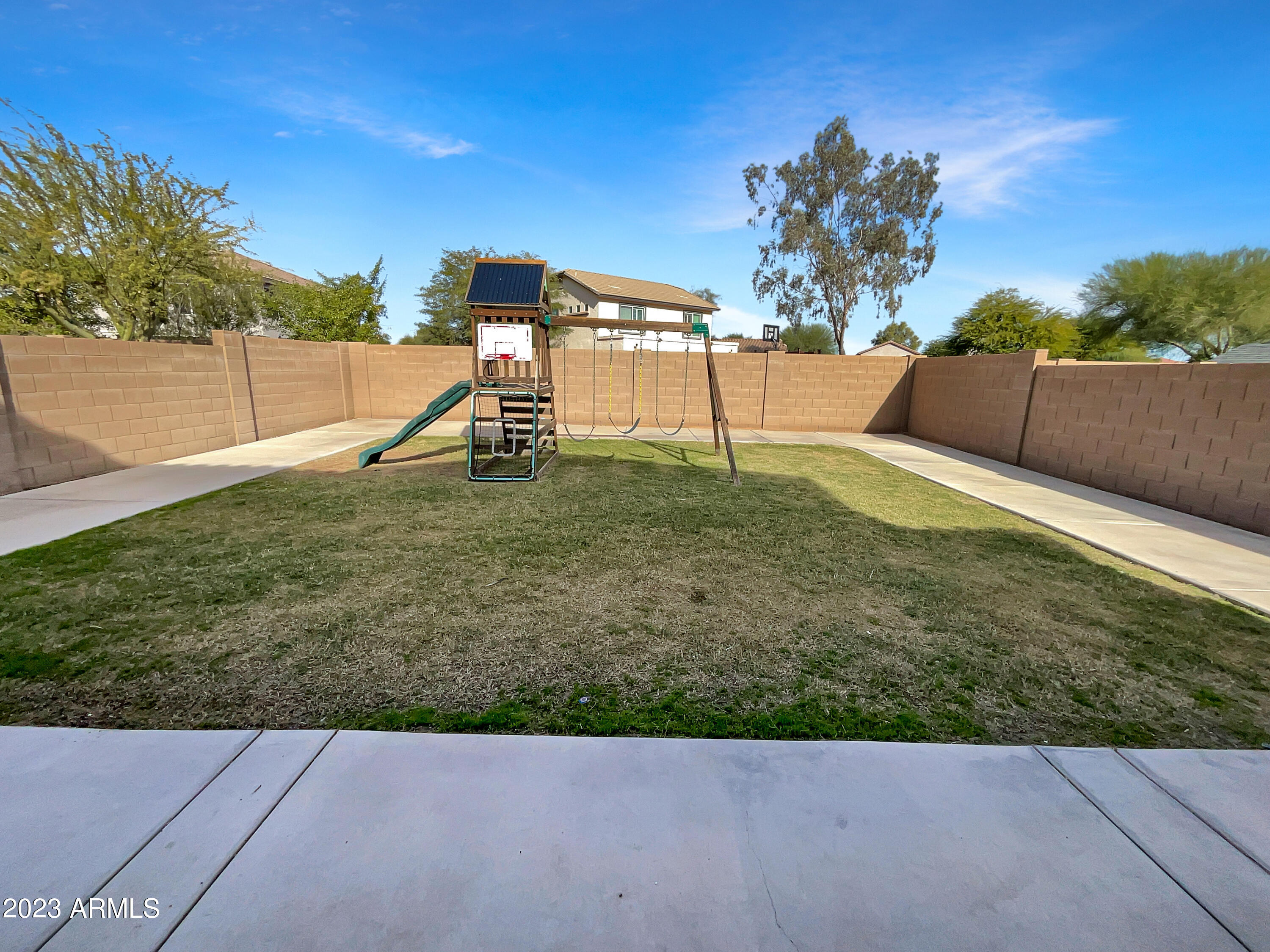 1392 E DESERT HOLLY Drive